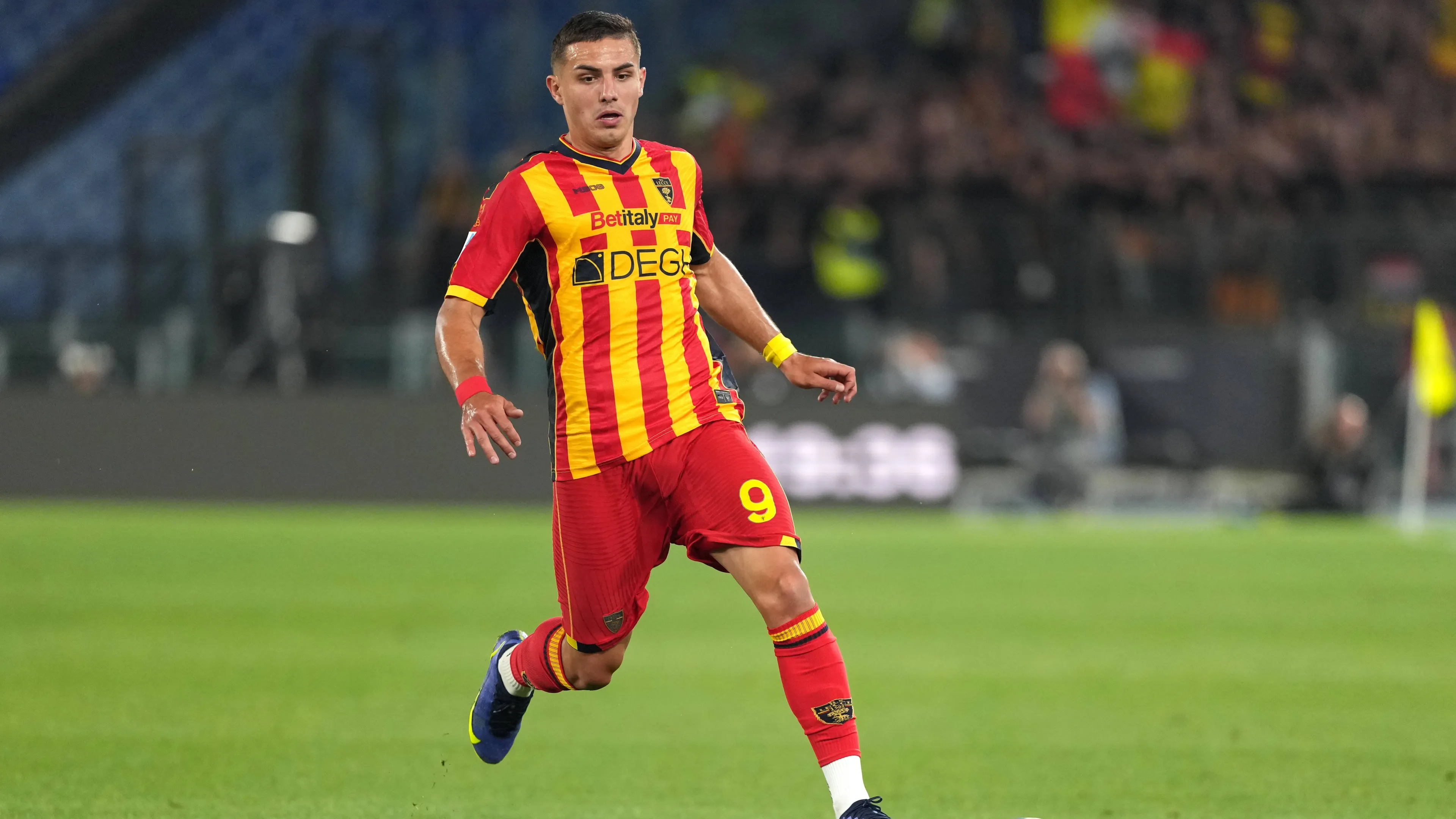 Calciomercato Roma, Krstovic nel mirino: il prezzo fatto dal Lecce però è altissimo