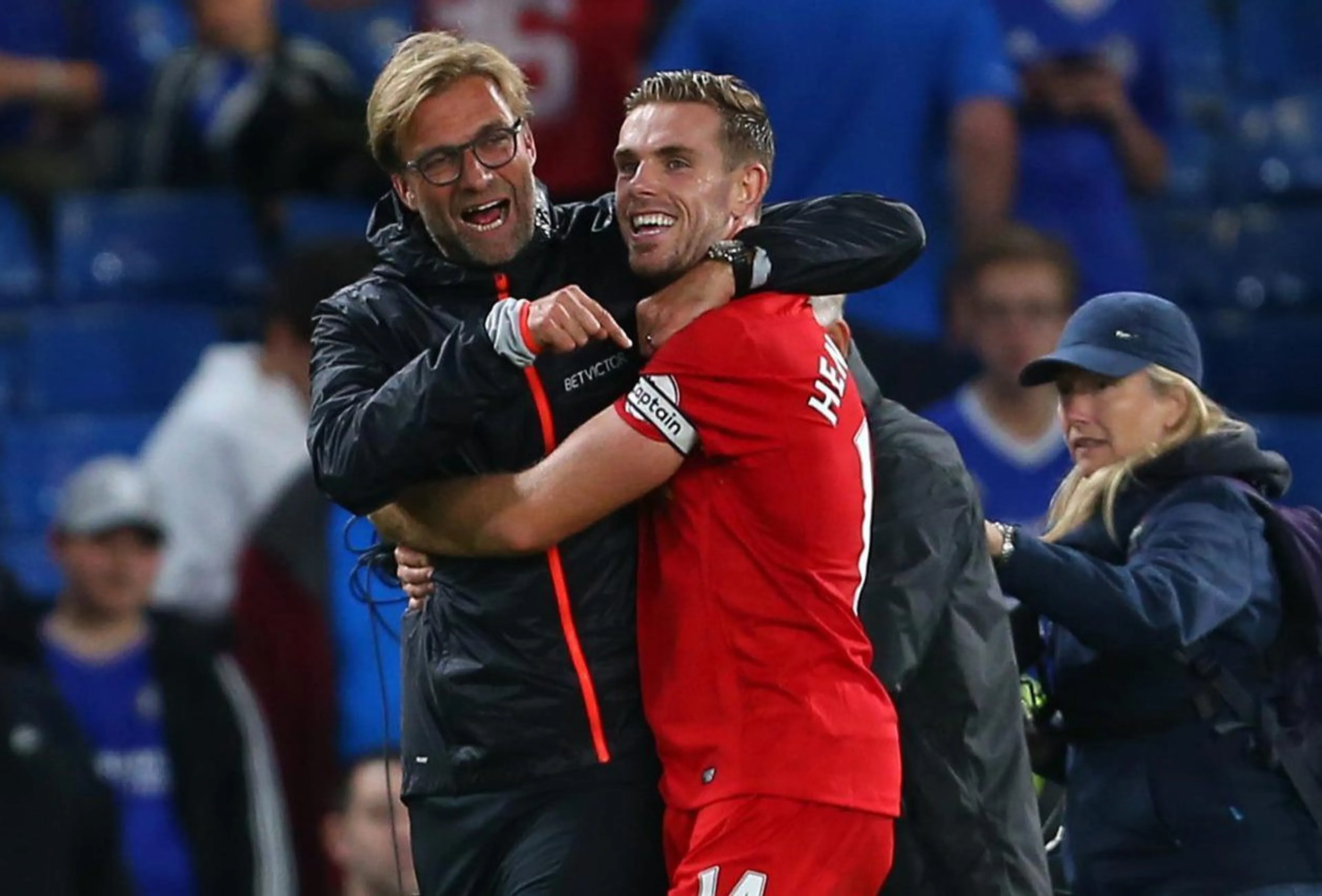 Copertina di Klopp, video a Henderson per congratularsi: lui si emoziona (VIDEO)