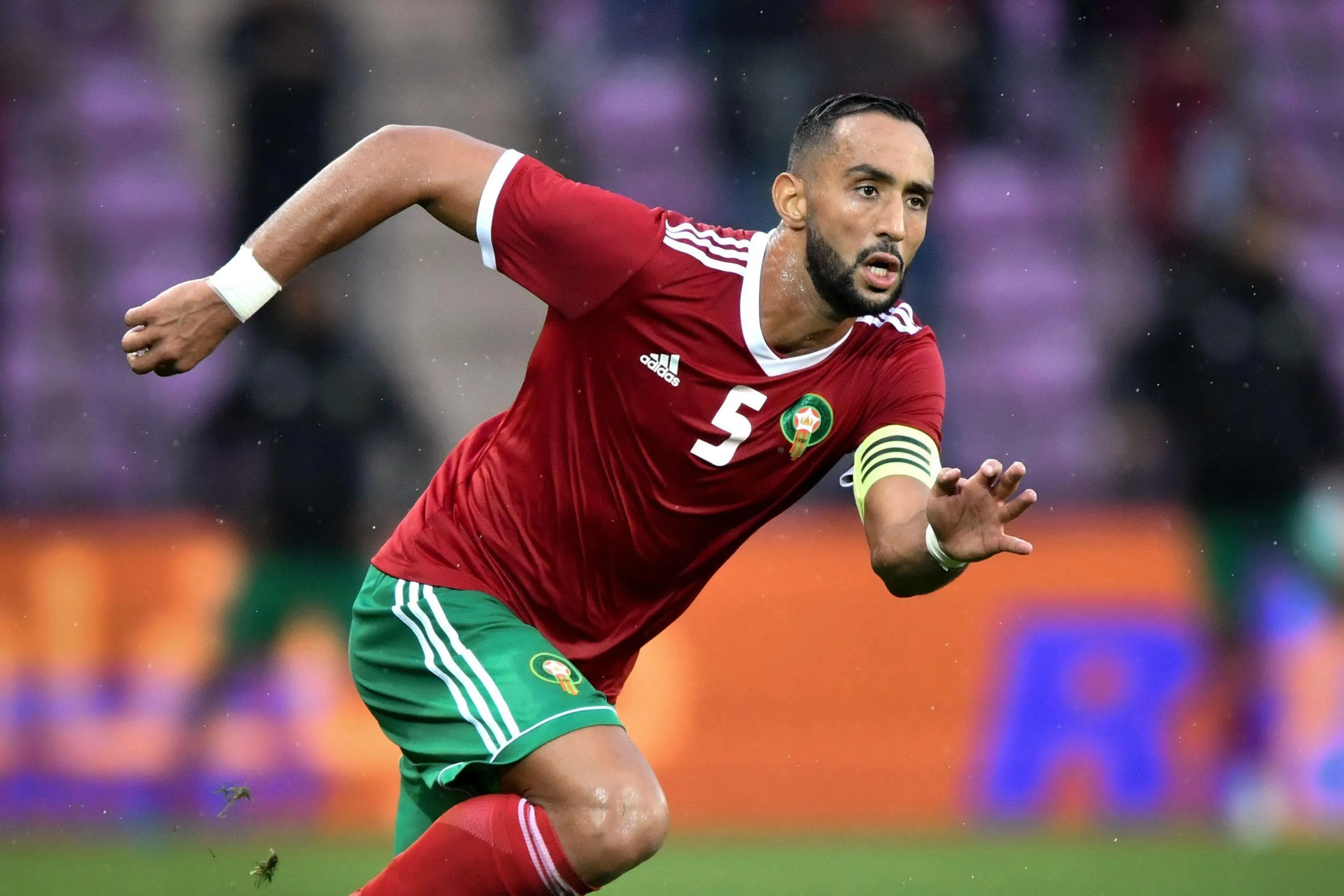 Copertina di Benatia compra Tv per un villaggio povero, volevano seguire la Coppa d’Africa