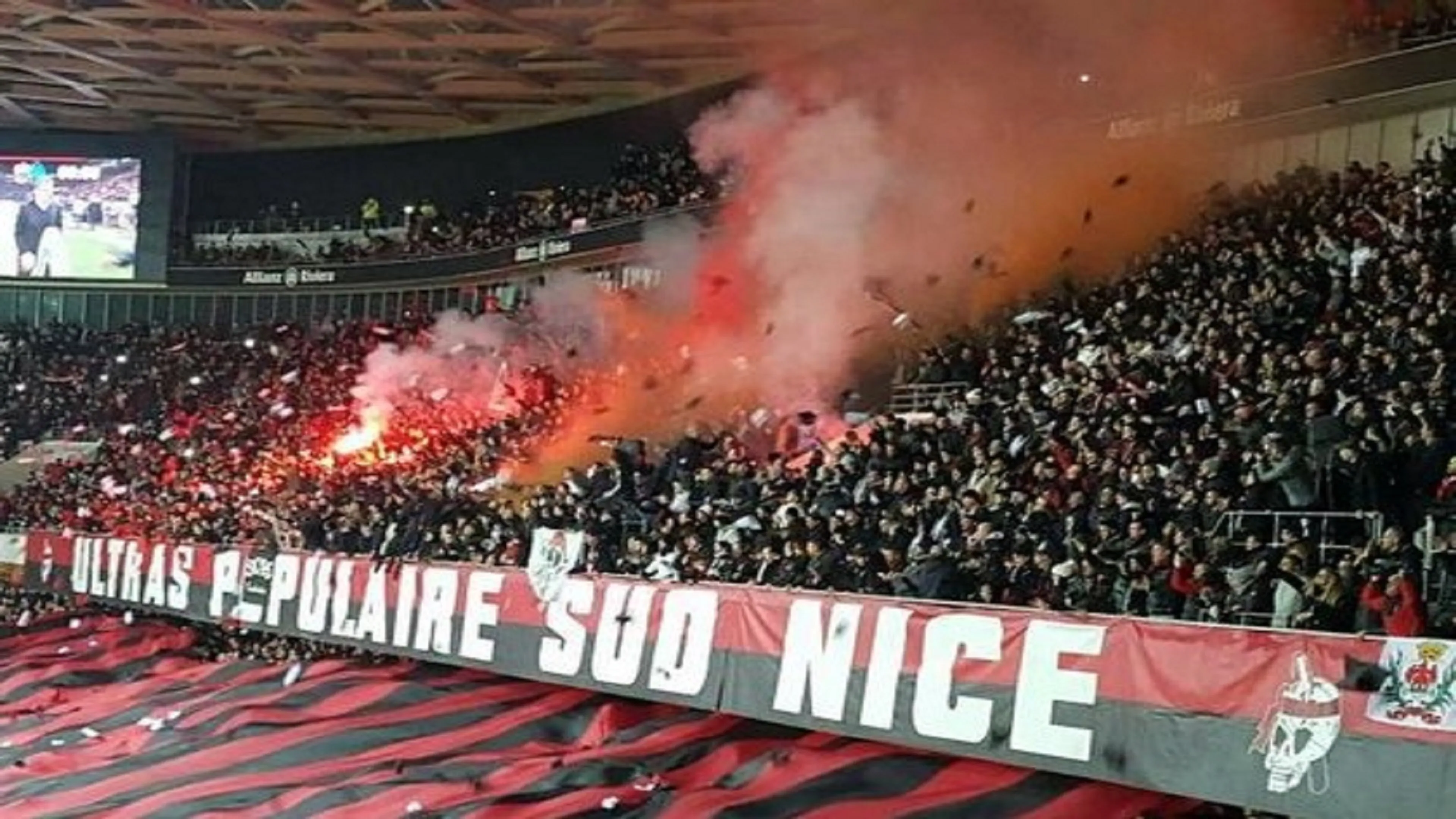 Copertina di Scandalo allo stadio del Nizza, video hard girato durante la partita
