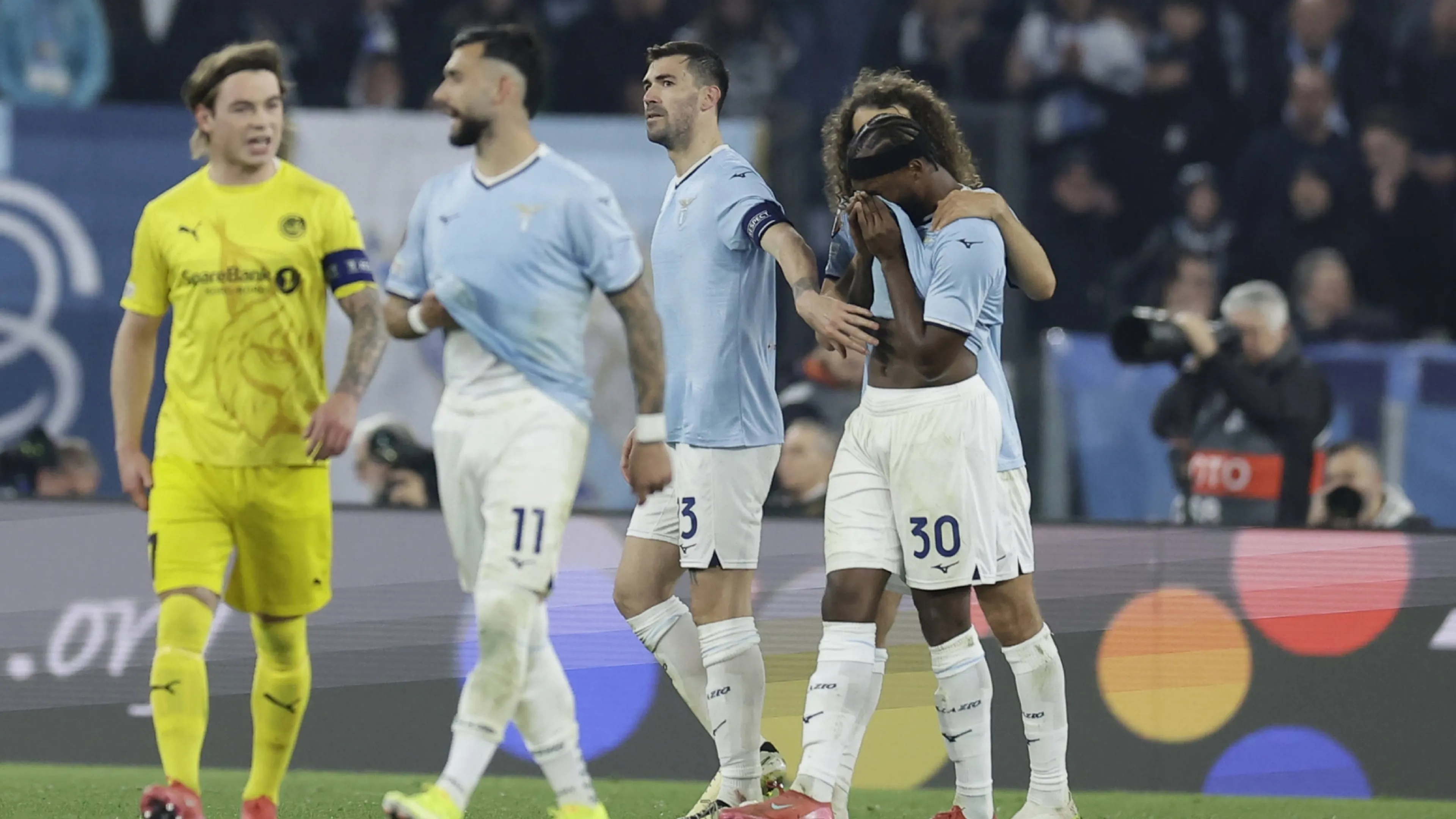 Lazio Bodo Glimt, Nuno Tavares scoppia in lacrime durante la partita. Cos'è successo?