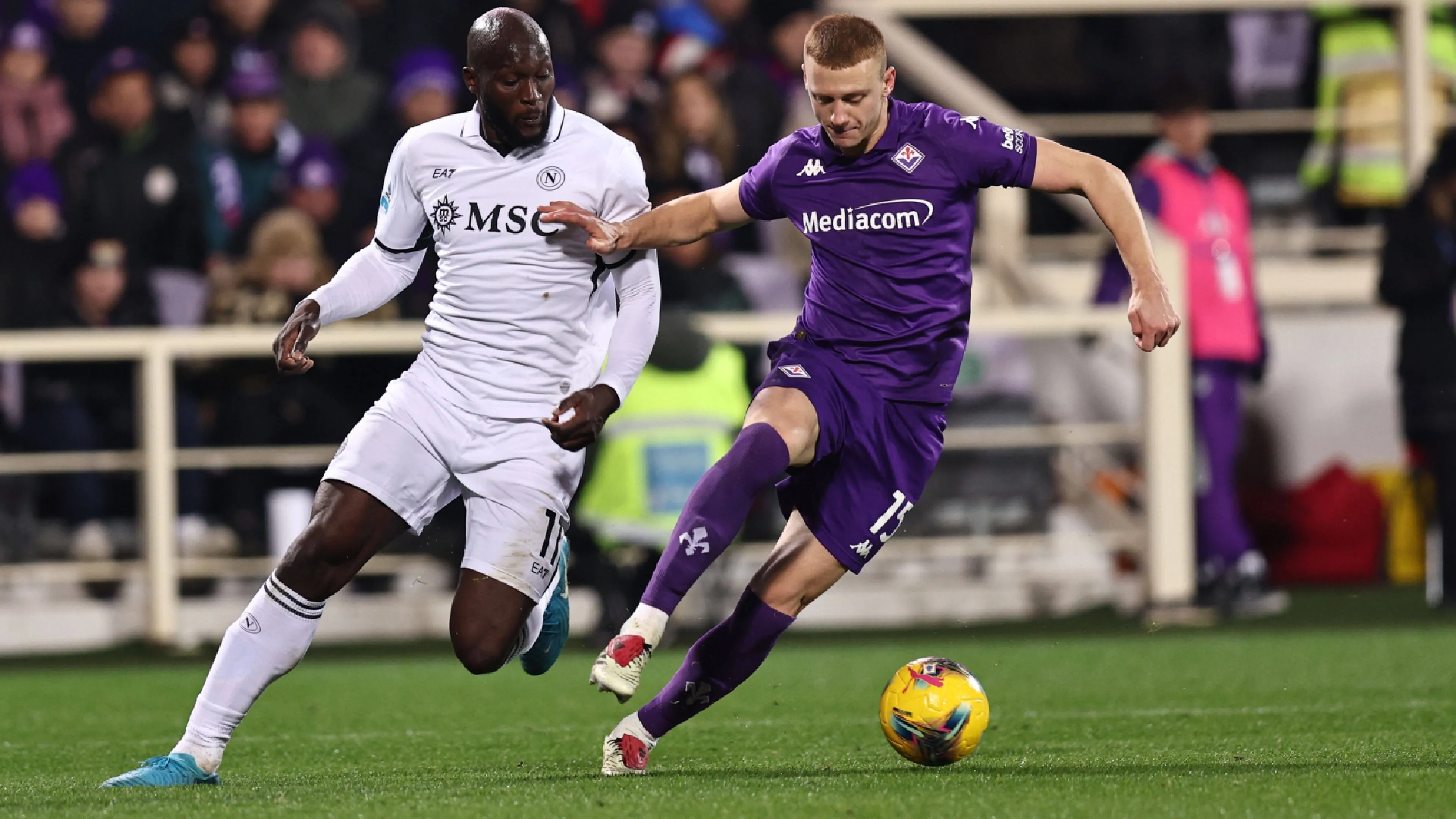 Copertina di Mercato Napoli, offerta a sorpresa per Comuzzo della Fiorentina: la risposta viola non si è fatta attendere