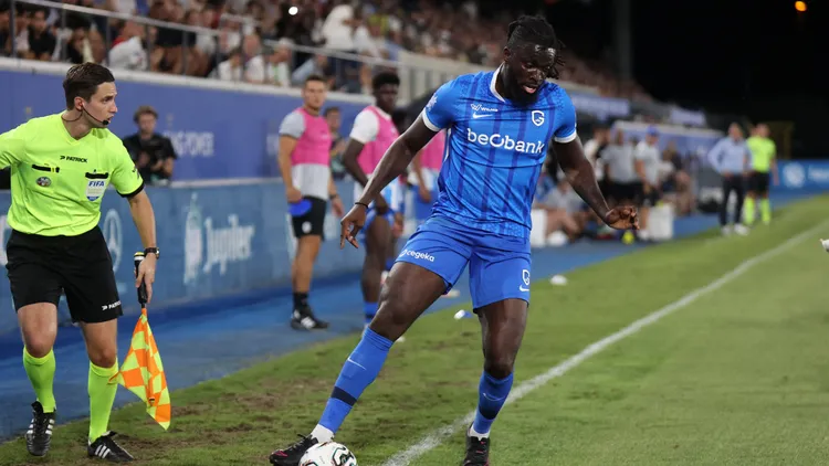 /images/o/h/-/oh-leuven-v-krc-genk-jupiler-pro-league-leuven-belgium-august-15-r99tolu-arokodare-forward-of-krc-genk-during-jupiler-pro-league-match-between-oh-leuven-and-krc-genk-on-august-15-2025-in-leuven-belgium-15-08-25-eeklo-belgium-copyright-xjeffreyxgaensxjpg_1755626276831.jpg