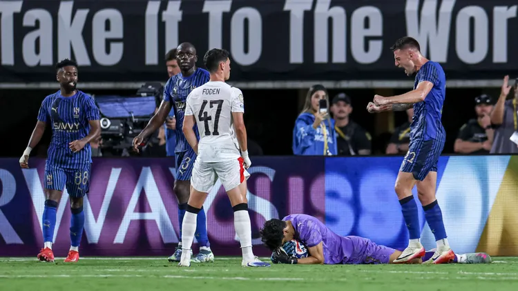 /images/o/r/l/orlandounited-states-of-americajune-30th2025-bounou-37-al-hilal-catches-the-ball-and-milinkovic-savic-22-al-hilal-celebrates-during-the-fifa-club-world-cup-round-of-16-match-between-manchester-city-vs-al-hilal-sfc-at-camping-world-stadium-on-june-30th2025-joao-bravo-spp-copyright-xjoaoxbravoxx-xsppx-spp-en-jobr-jbf-7271jpg_1751364412922.jpg