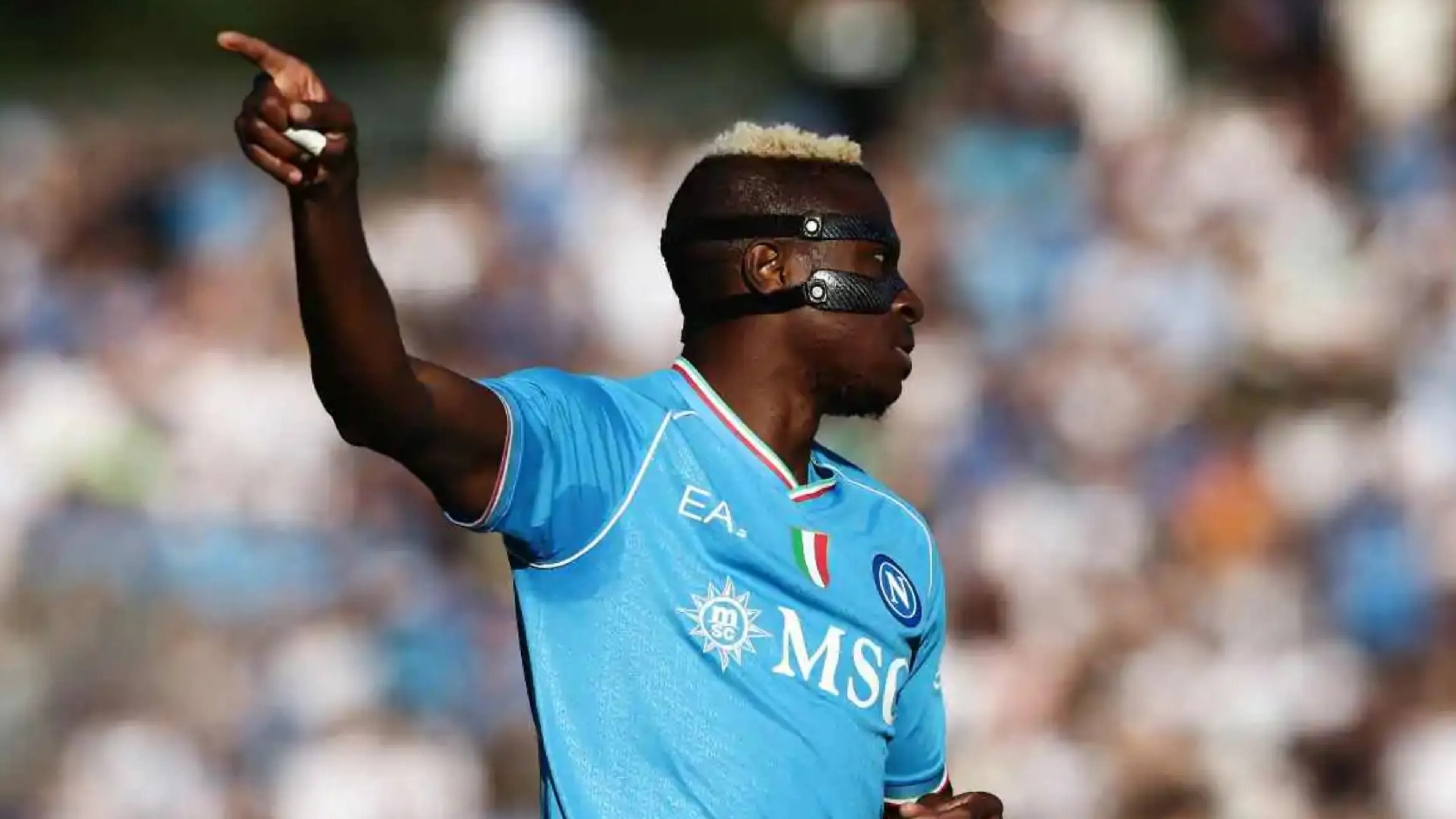 Copertina di Osimhen, offerta di 140 milioni dall'Al-Hilal. La volontà di De Laurentiis