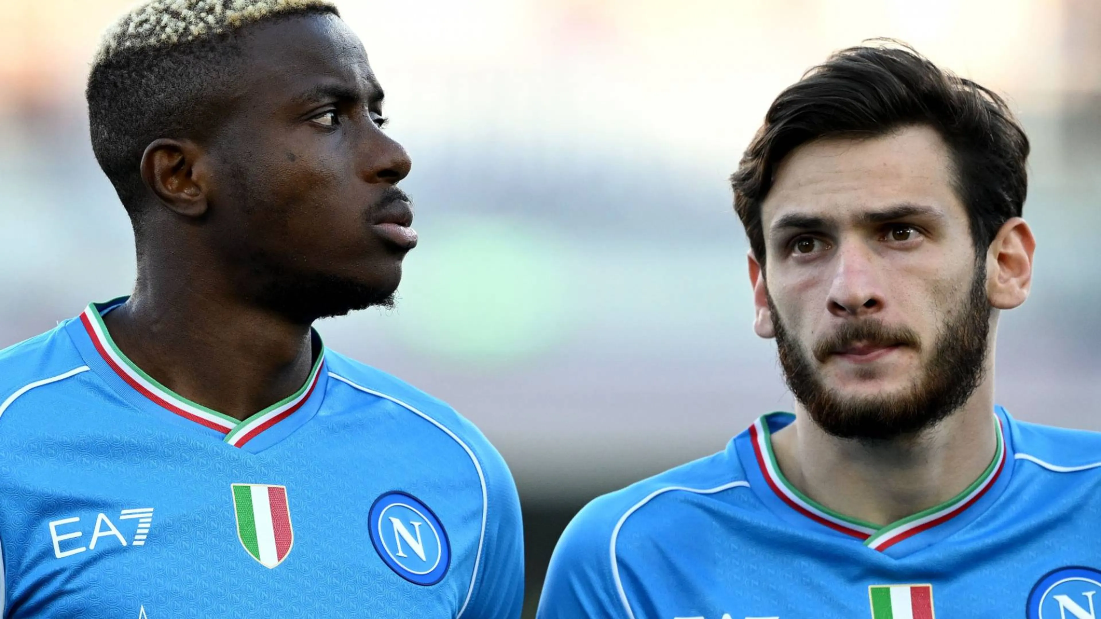 Copertina di Kvara e Osimhen che smacco: vengono "cancellati" da Geolier