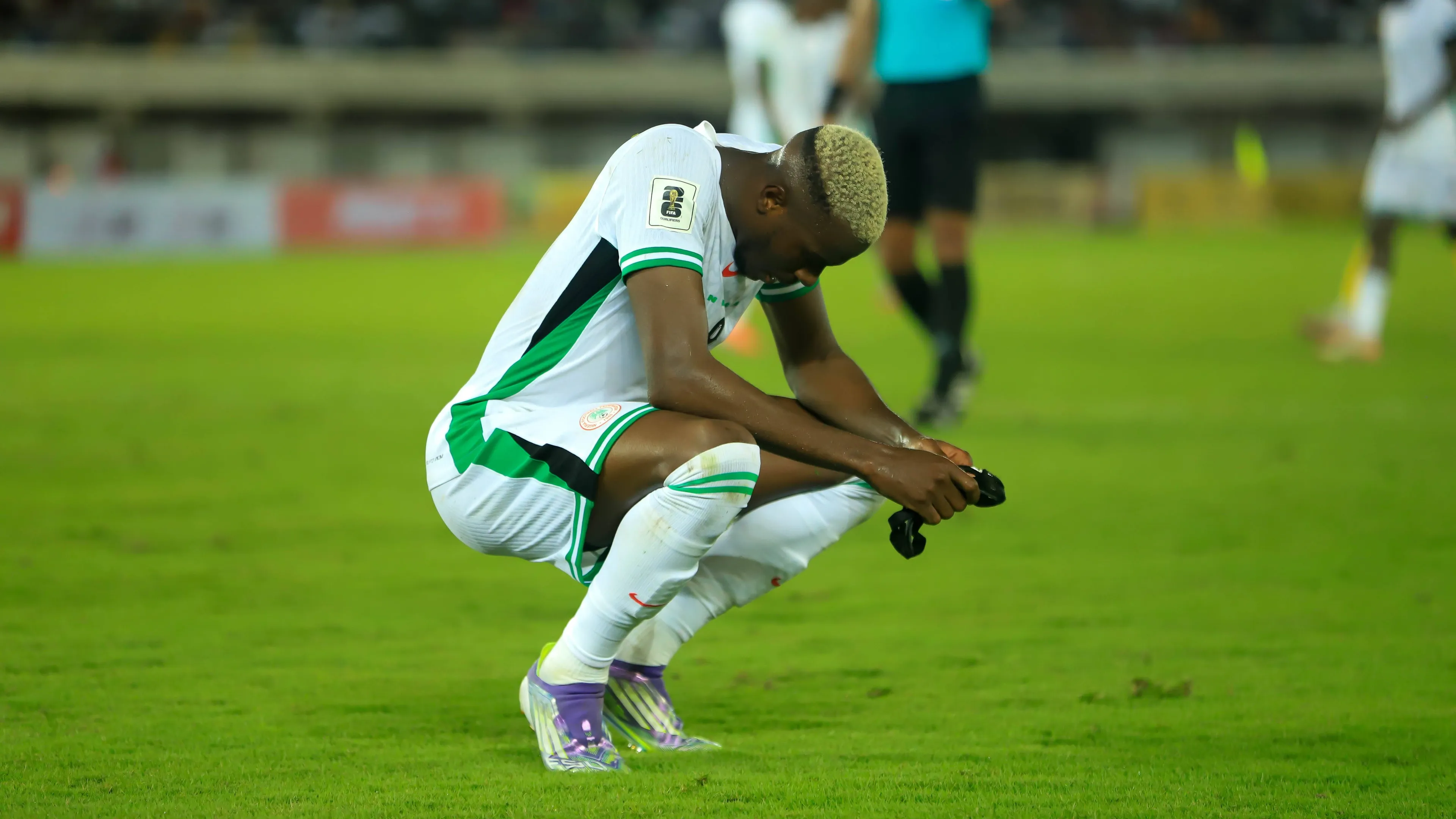 Infortunio Victor Osimhen con la Nigeria: l'ex attaccante del Napoli lascia il campo in lacrime