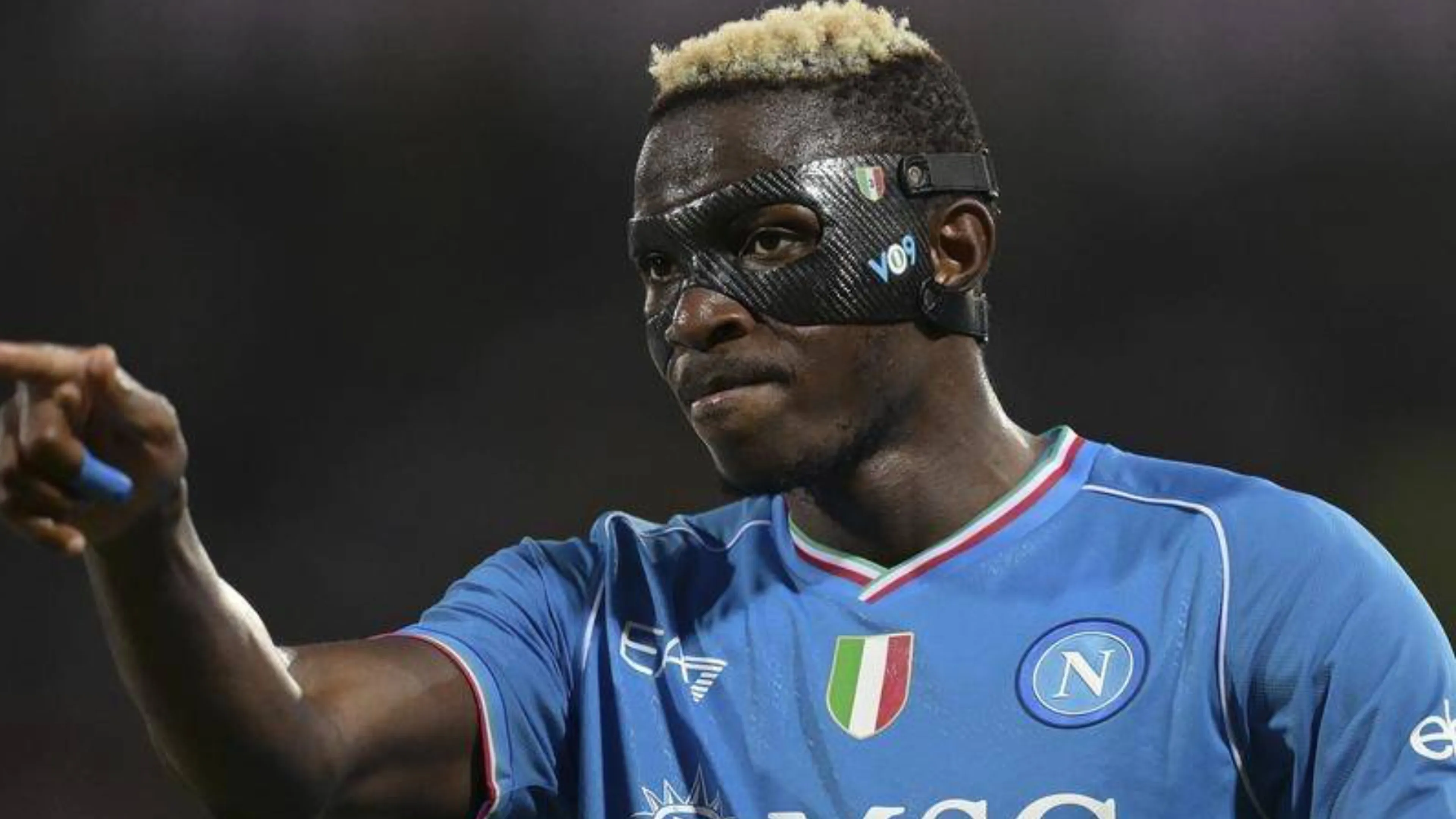 Copertina di Napoli-Frosinone, Osimhen è una furia e si scaglia contro un compagno (VIDEO)