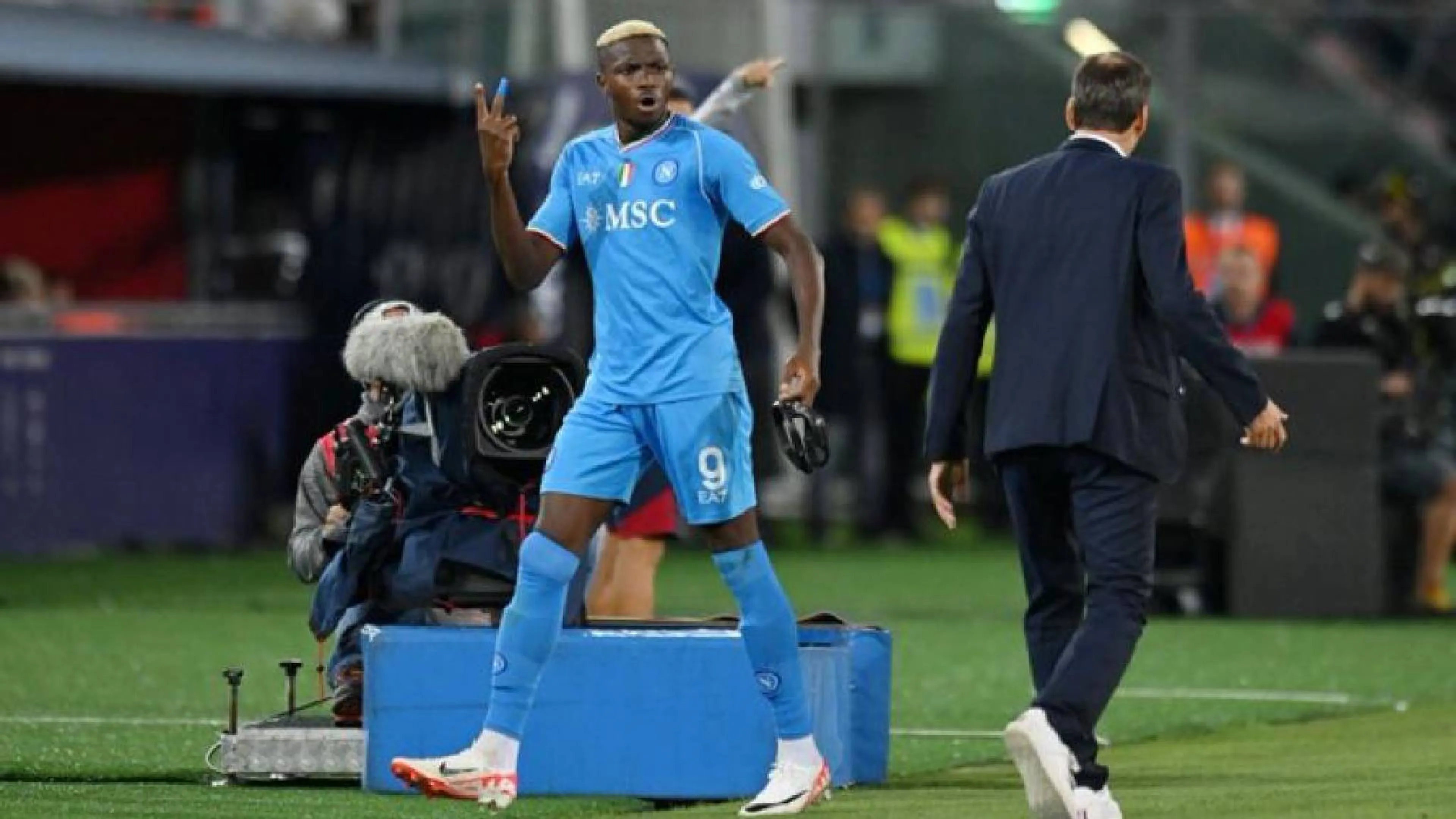 Copertina di Dopo Kvara tocca a Osimhen: il nigeriano furioso con Garcia dopo il cambio