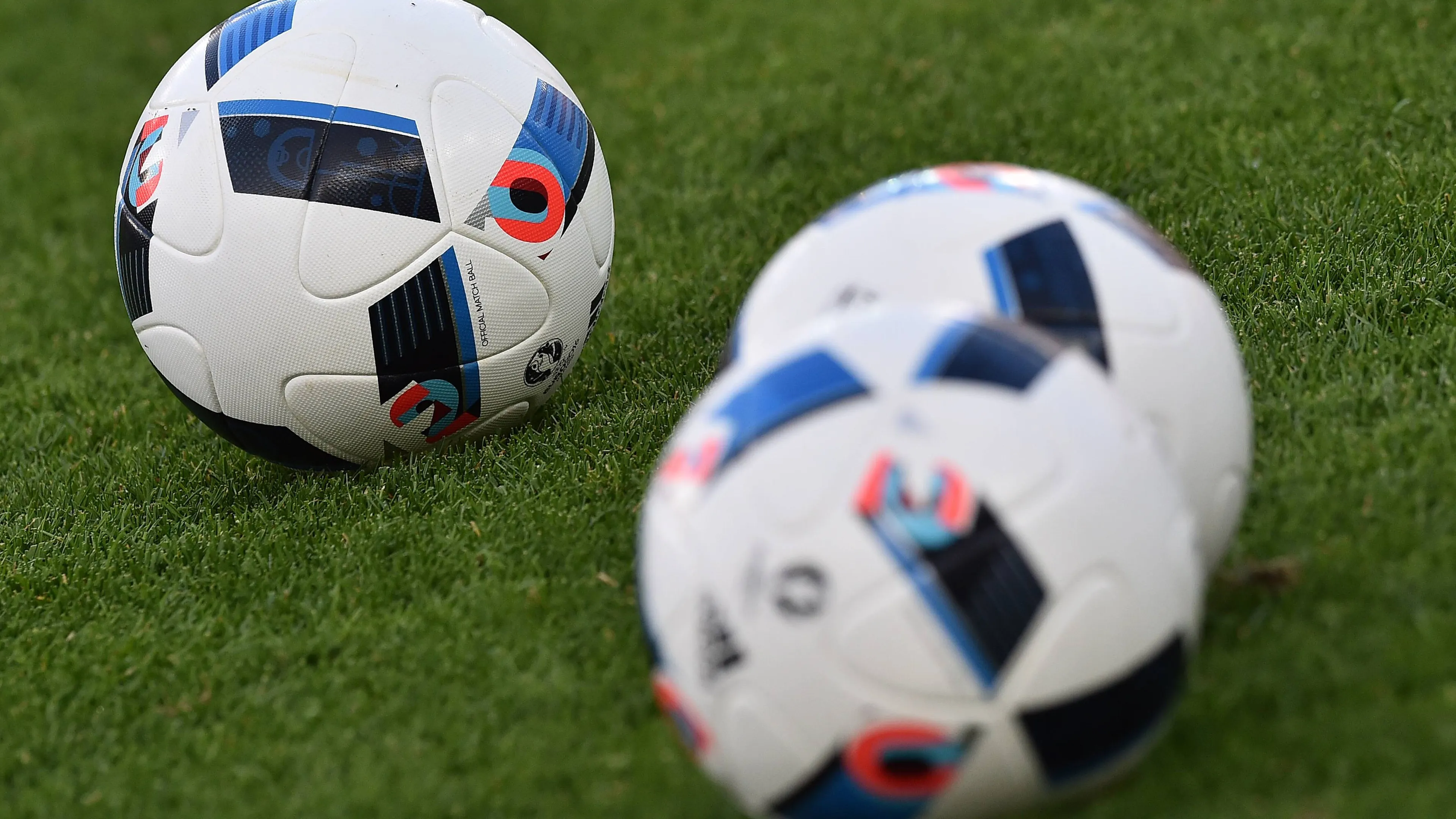 Gamba spezzata in Nazionale, infortunio orribile che ha scioccato i giocatori (VIDEO)