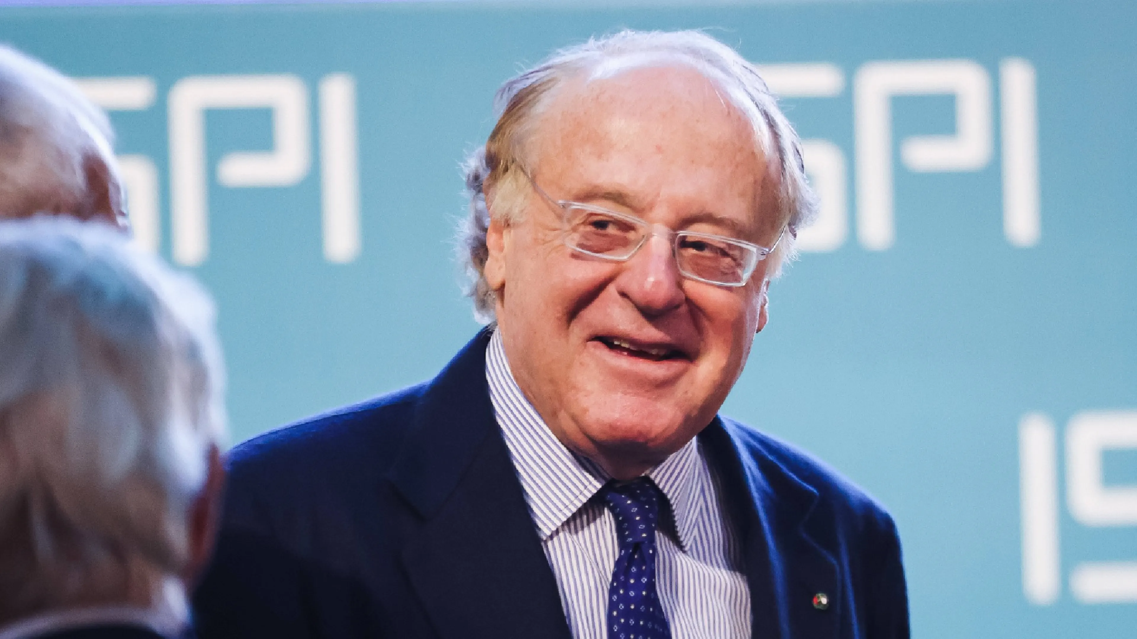 Copertina di Scaroni fa chiarezza: “Nessun problema tra Ibra e Furlani. Cosa c’è di vero sul muovo ds”