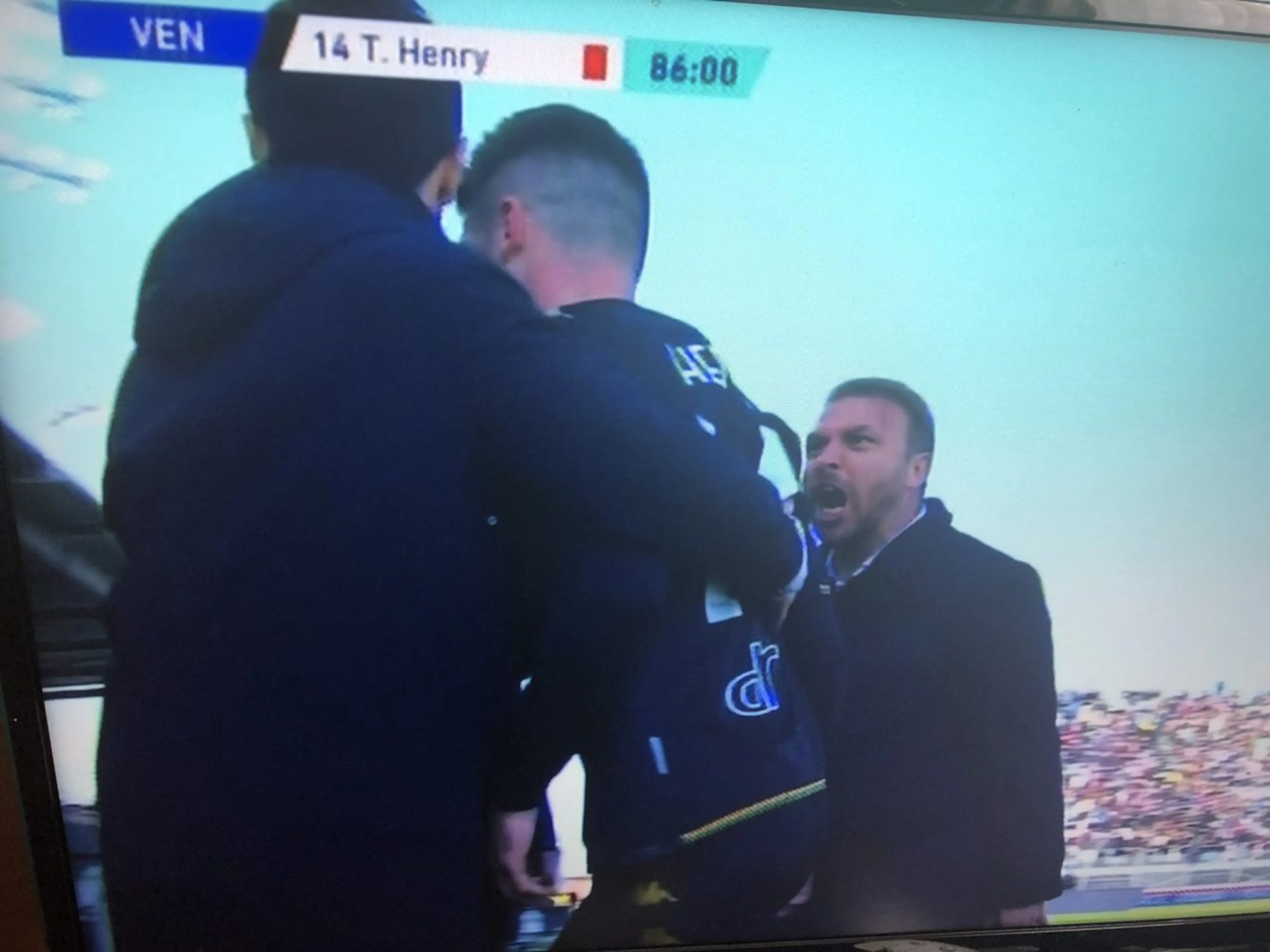 Copertina di La pacata reazione di Paolo Zanetti all’espulsione di Henry (VIDEO)