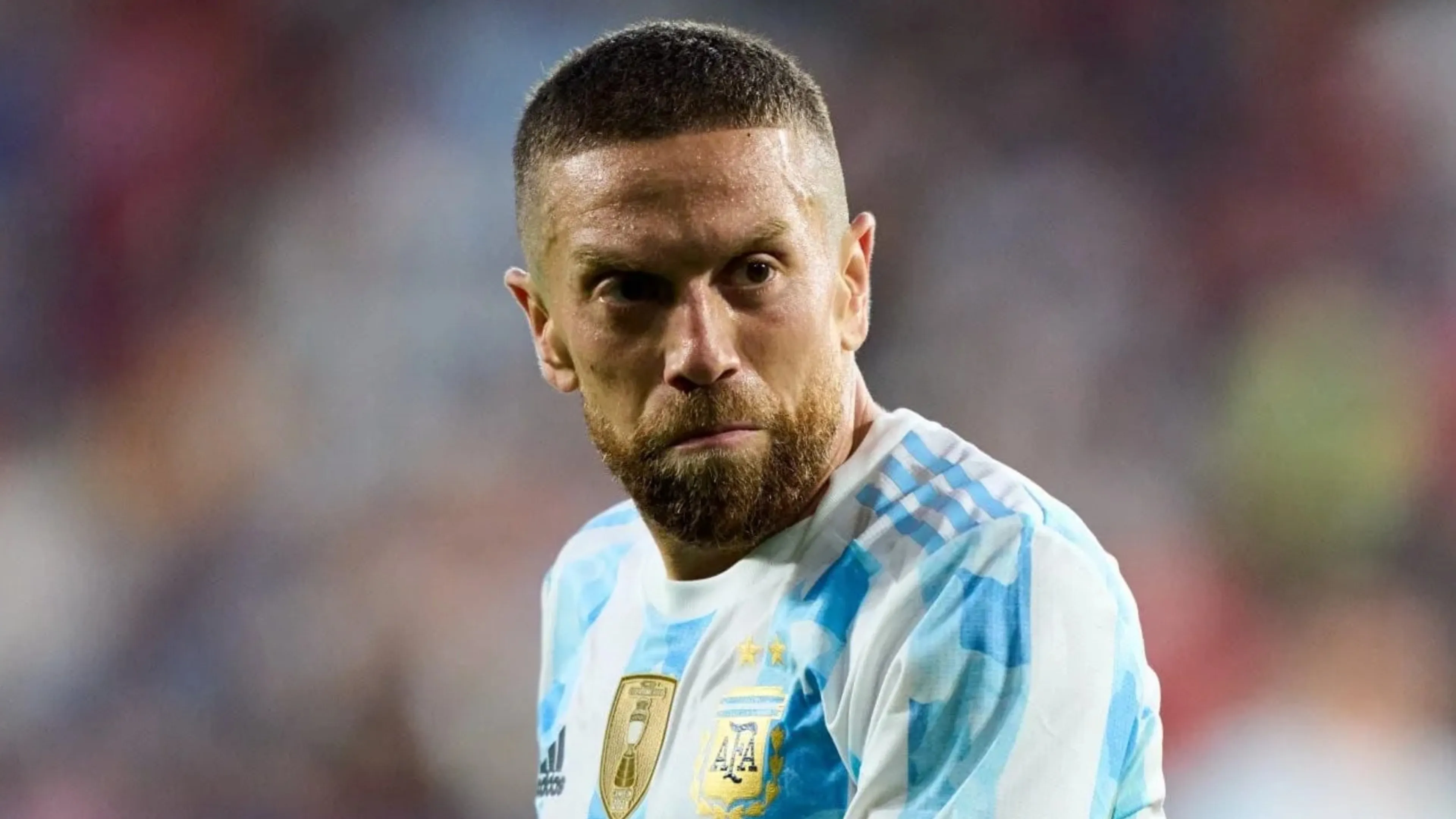 Copertina di “Papu Gomez escluso dalla Selecciòn per magia nera! I compagni hanno paura”, scrivono dall’Argentina