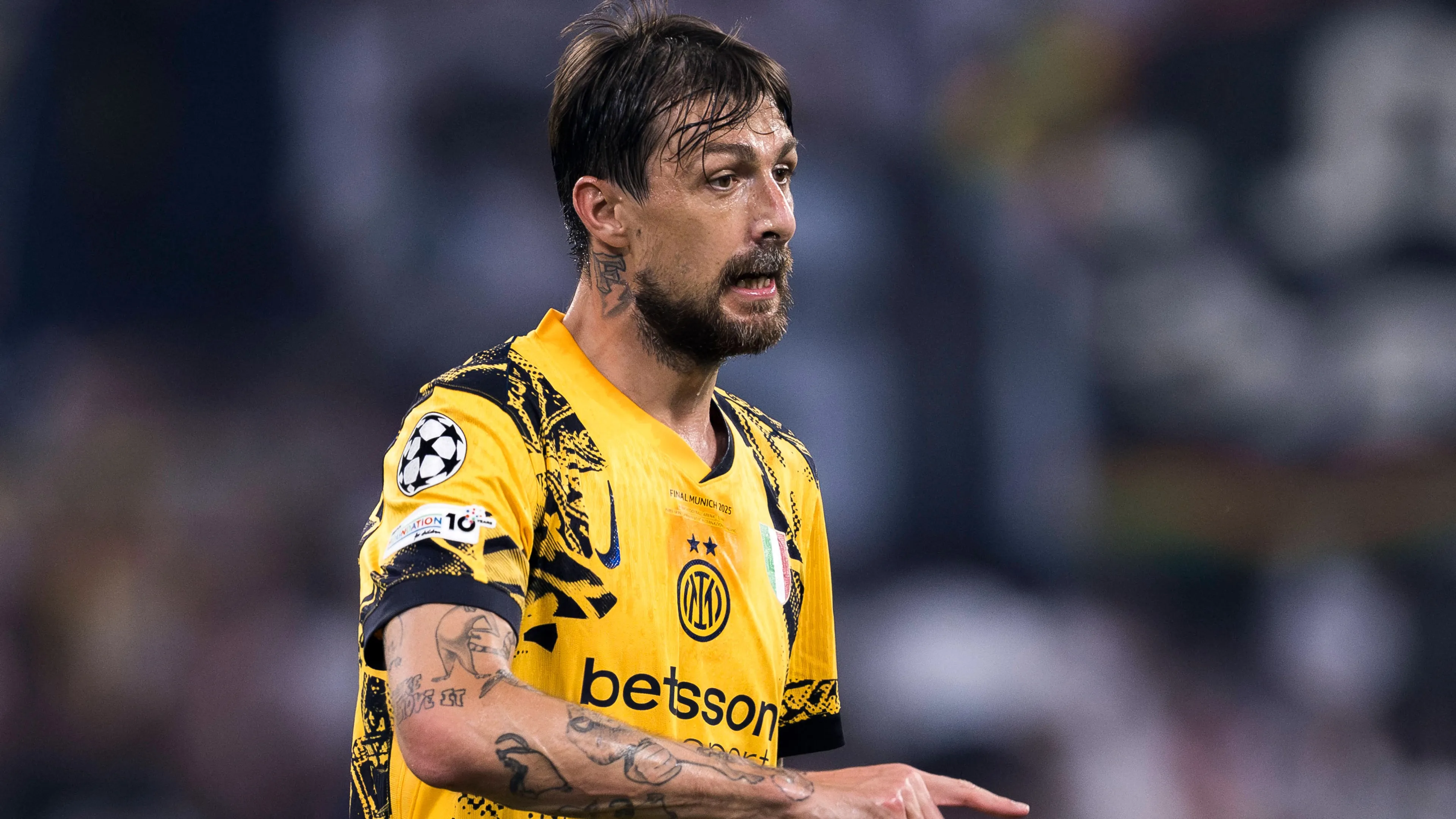 Pazzia in Usa, Acerbi minaccia un tifoso del Psg: "Io sono matto, ti sfondo di botte" (VIDEO)
