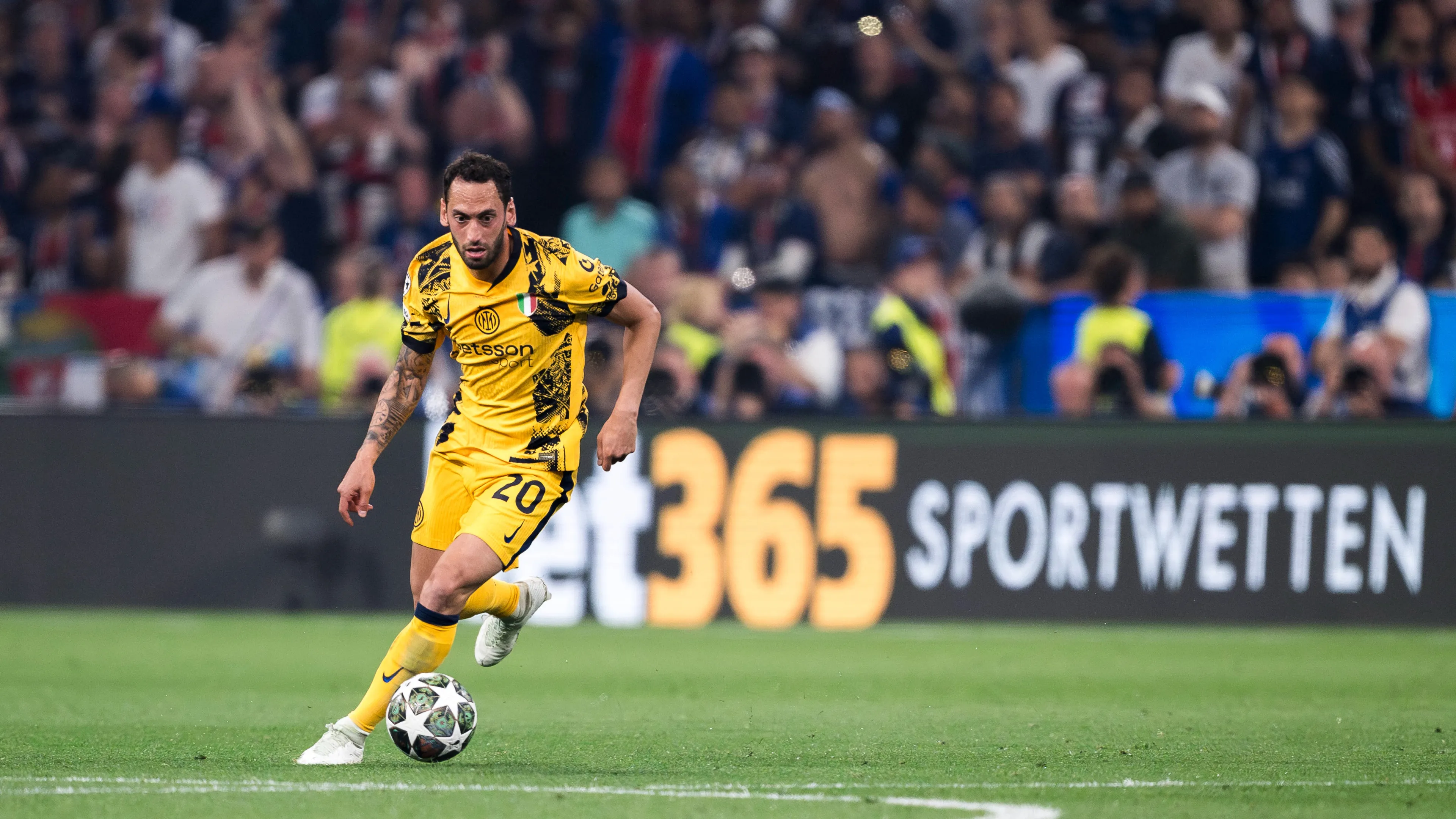 Calhanoglu resta all'Inter. L'agente: "Nessun contatto con Galatasaray e Fenerbahce"