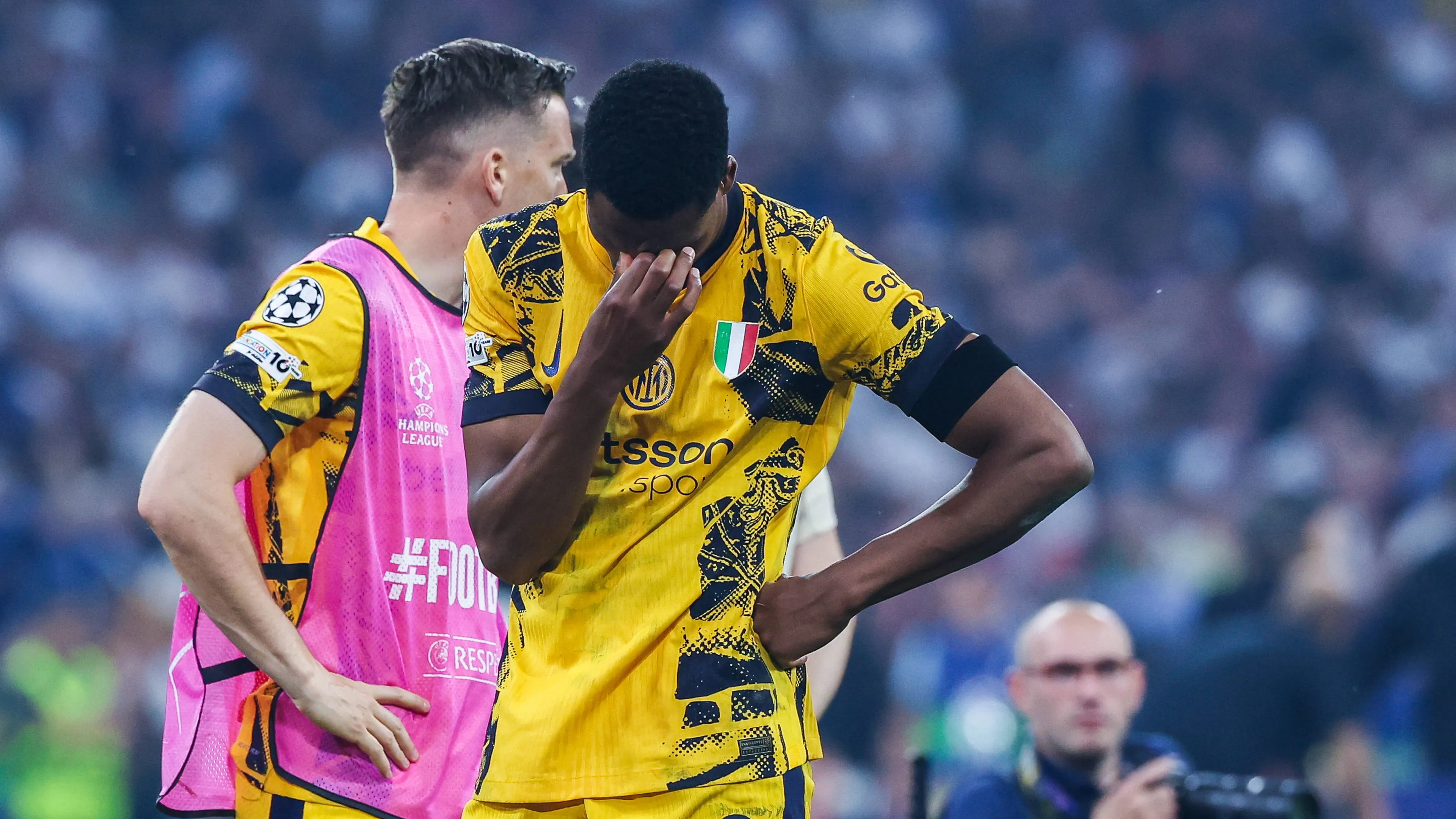 Chivu alle prese con i dubbi: Dumfries out, debutto per Henrique?