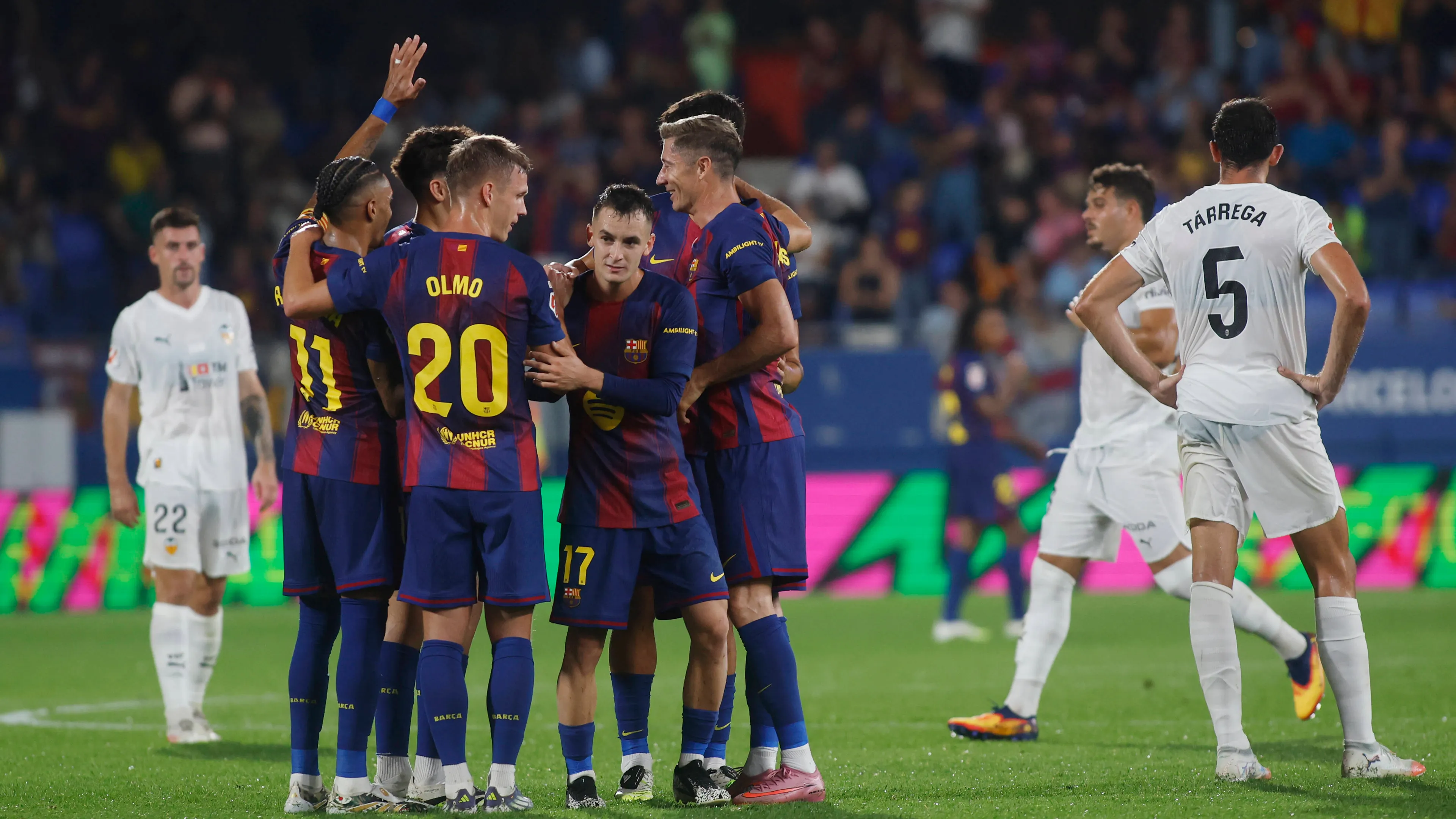 Che vergogna a Barcellona! Spogliatoi senza docce. L'assurdo motivo