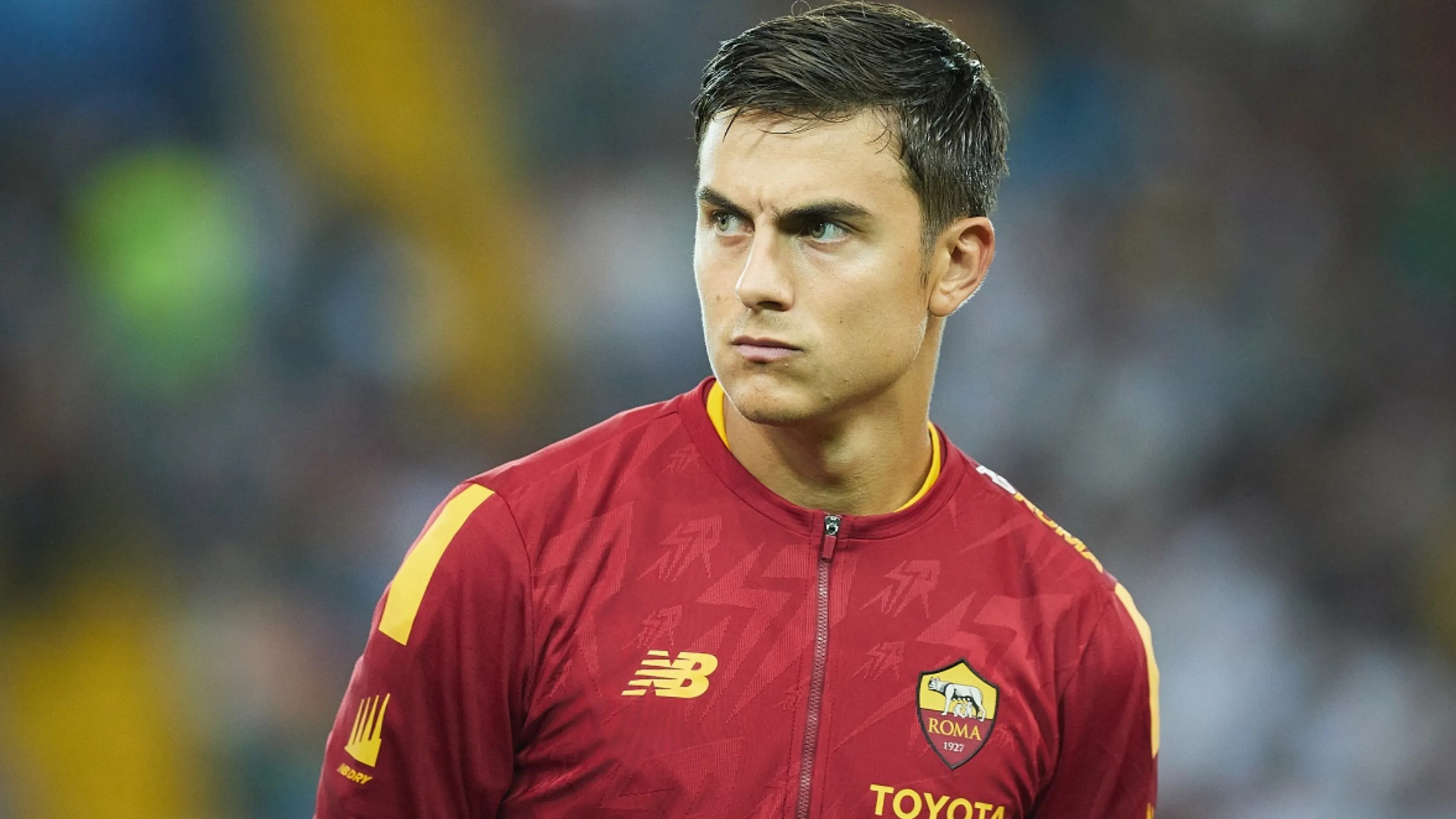 Copertina di Dybala gela i tifosi della Roma con una frase sul futuro