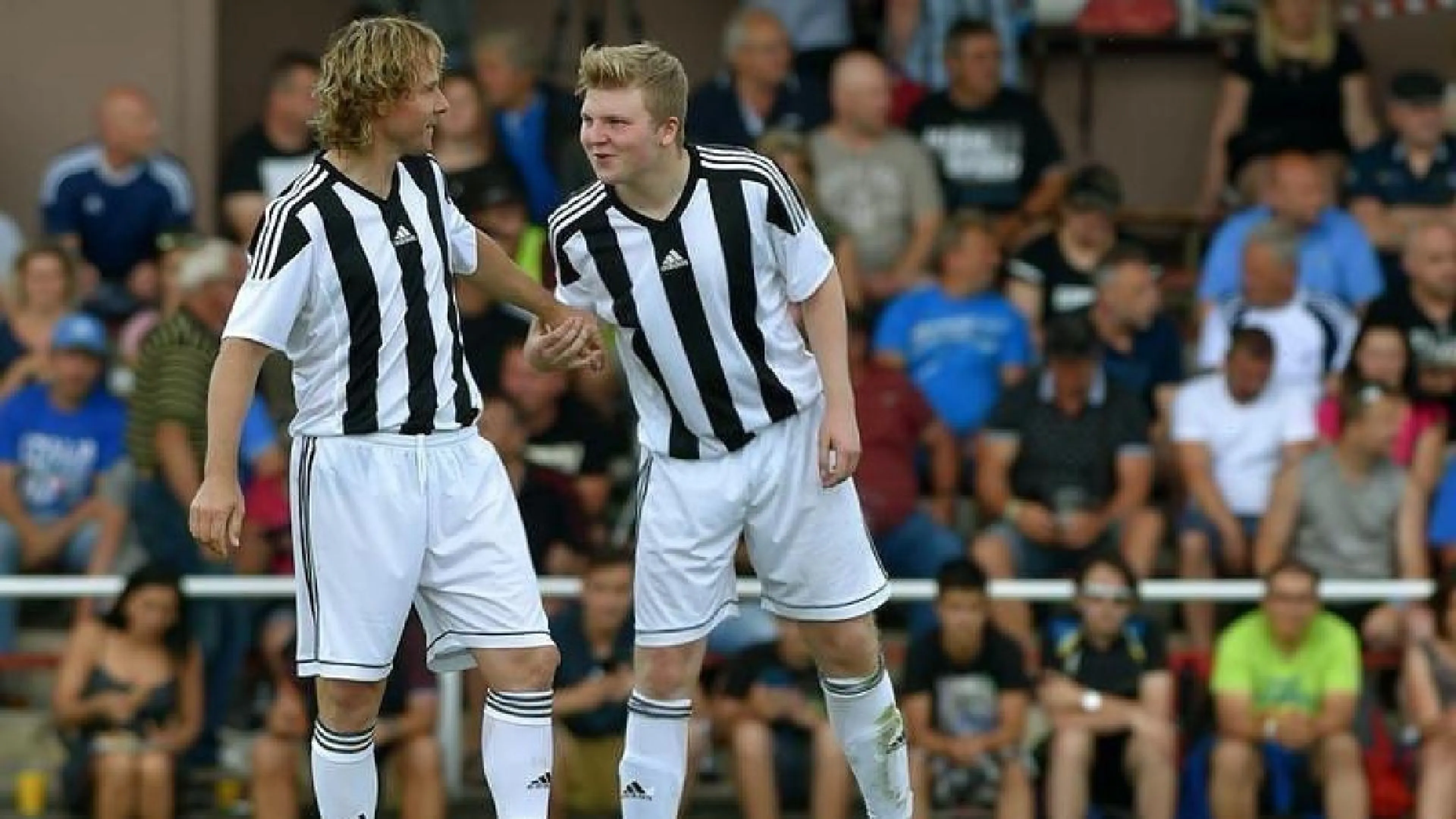 Copertina di Maxi squalifica al figlio di Nedved, che però si difende sui social: "Non ho sputato a nessuno"