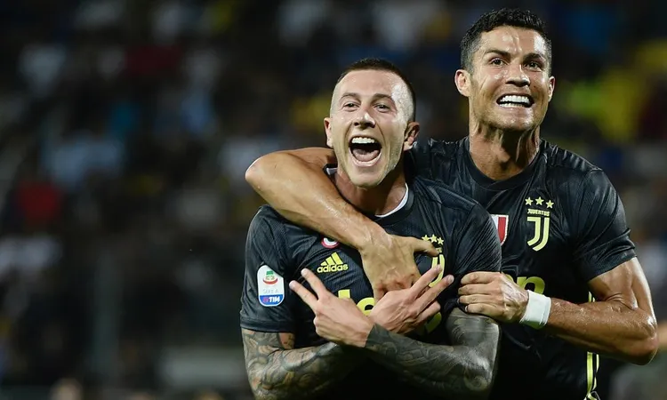 /images/p/e/a/peaky-blinder-per-i-25-anni-di-bernardeschi.jpg