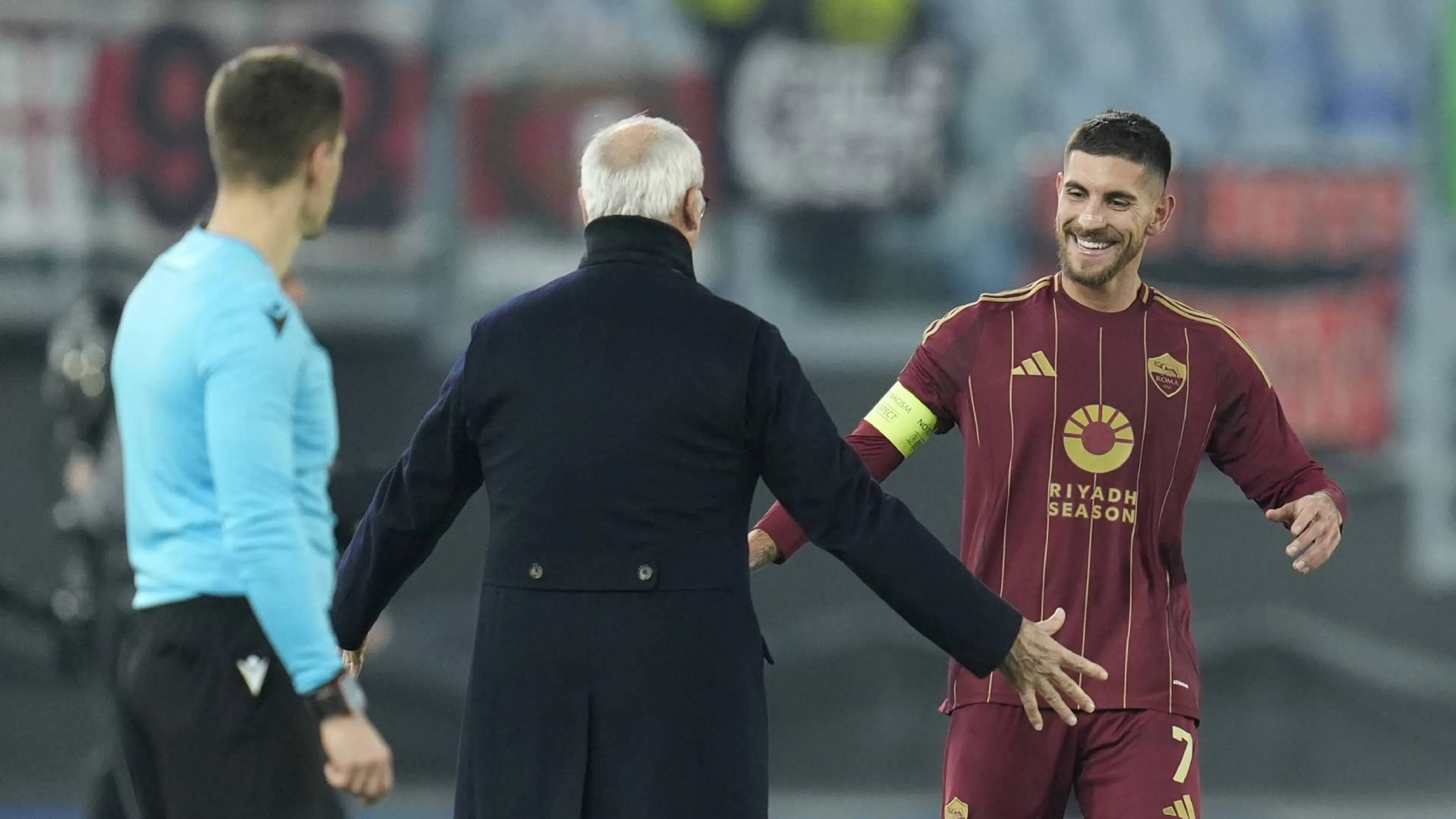 Copertina di Roma-Braga, Pellegrini segna e fa un gesto verso Ranieri. La reazione dei tifosi