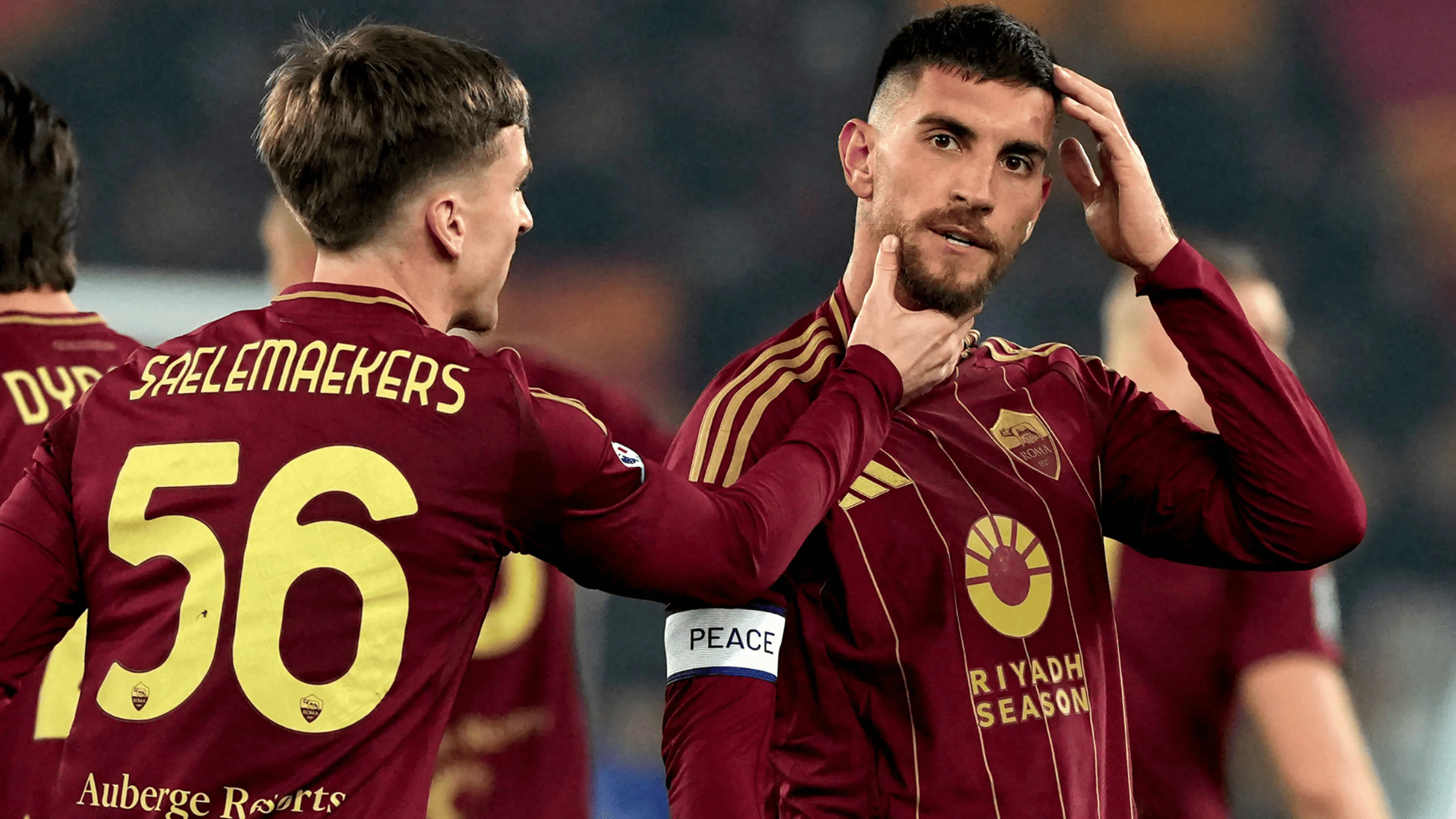 Calciomercato Roma, clamorosa ipotesi di scambio con il Milan: Saelemaekers per Pellegrini