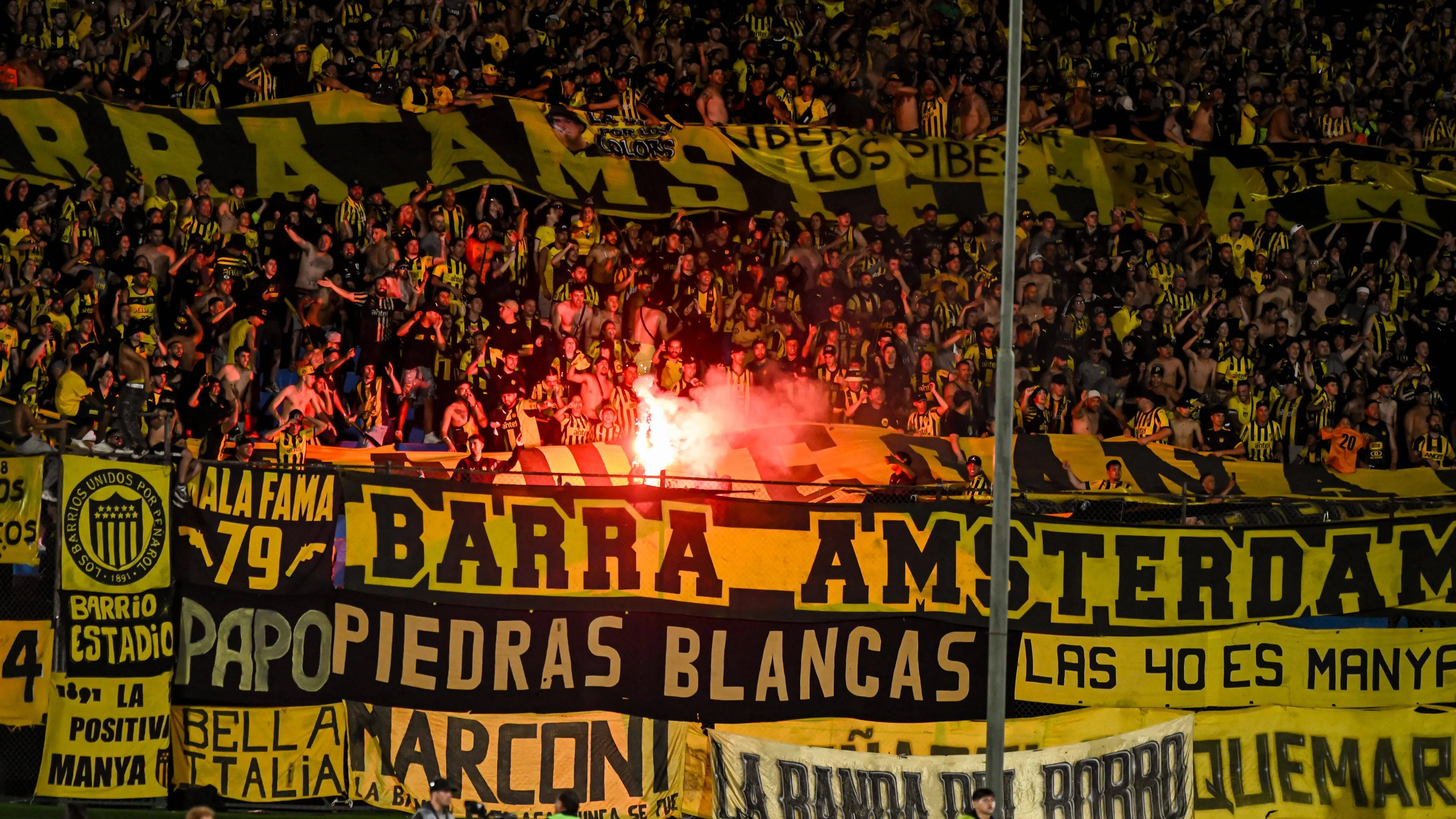 La compagnia aerea attacca i giocatori del Penarol: "Un comportamento contro lo spirito sportivo" (VIDEO)