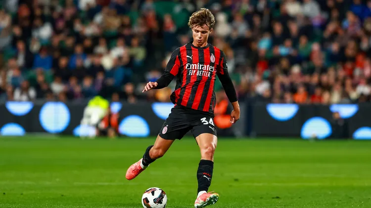 /images/p/e/r/perth-australia-july-31st-2025-christian-comotto-34-milan-with-a-pass-during-the-asia-pacific-pre-season-tour-2025-game-between-ac-milan-vs-perth-glory-at-hbf-park-in-perth-australia-ramiro-larguia-spp-copyright-xramiroxlarguiax-xsppx-spp-en-ralasp-perth-glory-v-ac-milan0162jpg_1754071747541.jpg