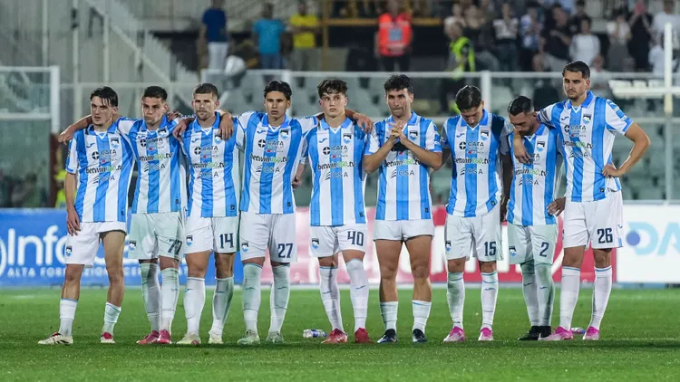 /images/p/e/s/pescara-v-ternana-serie-c-play-off-final-lorenzo-lonardi-gaetano-letizia-riccardo-tonin-erdis-kraja-antonio-arena-brando-moruzzi-riccardo-tonin-edoardo-pierozzi-and-antonino-de-marco-of-pescara-participate-in-the-serie-c-now-final-match-between-pescara-and-ternana-at-stadio-adriatico-giovanni-cornacchia-in-pescara-italy-on-june-7-2025-pescara-abruzzo-italy-copyright-xmarcoxzacx-originalfilenamezac-pescarav250607npzoljpgjpg_1751395302427.jpg