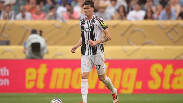/images/p/h/i/philadelphia-usa-22nd-june-2025-nicolo-savona-of-juventus-during-the-juventus-vs-wydad-ac-fifa-club-world-cup-match-at-lincoln-financial-field-philadelphia-picture-credit-should-read-jonathan-moscrop-sportimage-editorial-use-only-no-use-with-unauthorised-audio-video-data-fixture-lists-club-league-logos-or-live-services-online-in-match-use-limited-to-120-images-no-video-emulation-no-use-in-betting-games-or-single-club-league-player-publications-spi315jmjuventuswydad-spi-3979-0318jpg_1756407231318.jpg