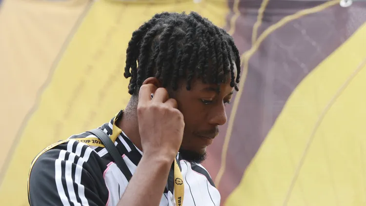 /images/p/h/i/philadelphia-usa-22nd-june-2025-samuel-mbangula-of-juventus-arriving-before-the-juventus-vs-wydad-ac-fifa-club-world-cup-match-at-lincoln-financial-field-philadelphia-picture-credit-should-read-jonathan-moscrop-sportimage-editorial-use-only-no-use-with-unauthorised-audio-video-data-fixture-lists-club-league-logos-or-live-services-online-in-match-use-limited-to-120-images-no-video-emulation-no-use-in-betting-games-or-single-club-league-player-publications-spi009jmjuventuswydad-spi-3979-0009jpg_1751126367847.jpg