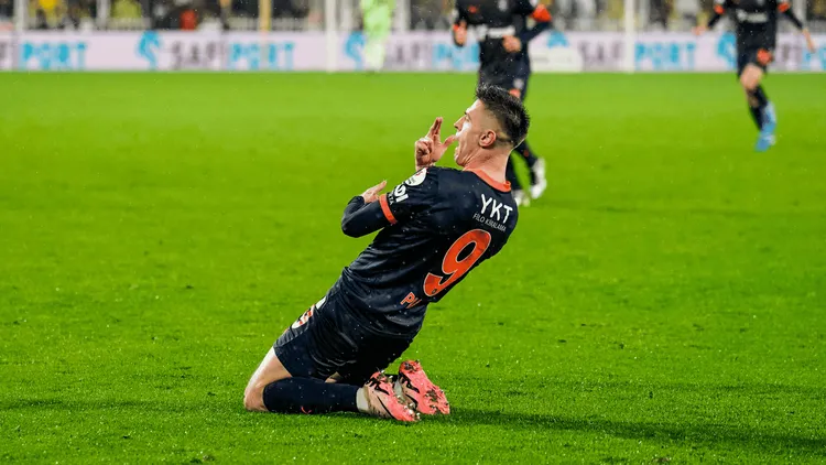/images/p/i/a/piatek-milan.png