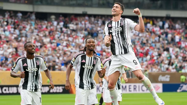 /images/p/i/e/pierre-kalulu-juventus-fc-15-khephren-thuram-juventus-fc-19-und-dusan-vlahovic-juventus-fc-9-jubeln-nach-einem-tor-zum-41-usa-juventus-fc-vs-wydad-ac-fifa-club-world-cup-group-g-22062025-usa-juventus-fc-vs-wydad-ac-fifa-club-world-cup-group-g-22062025-philadelphia-pierre-kalulu-juventus-fc-15-khephren-thuram-juventus-fc-19-and-dusan-vlahovic-juventus-fc-9-celebrate-after-scoring-a-goal-to-make-it-4-1-usa-juventus-fc-vs-wydad-ac-fifa-club-world-cup-group-g-22-06-2025-usa-juventus-fc-vs-wydad-ac-fifa-club-world-cup-group-g-22-06-2025-philadelphia-copyright-xscottxwxcolemanx-cwc2025-juv-wacjpg_1752497266103.jpg
