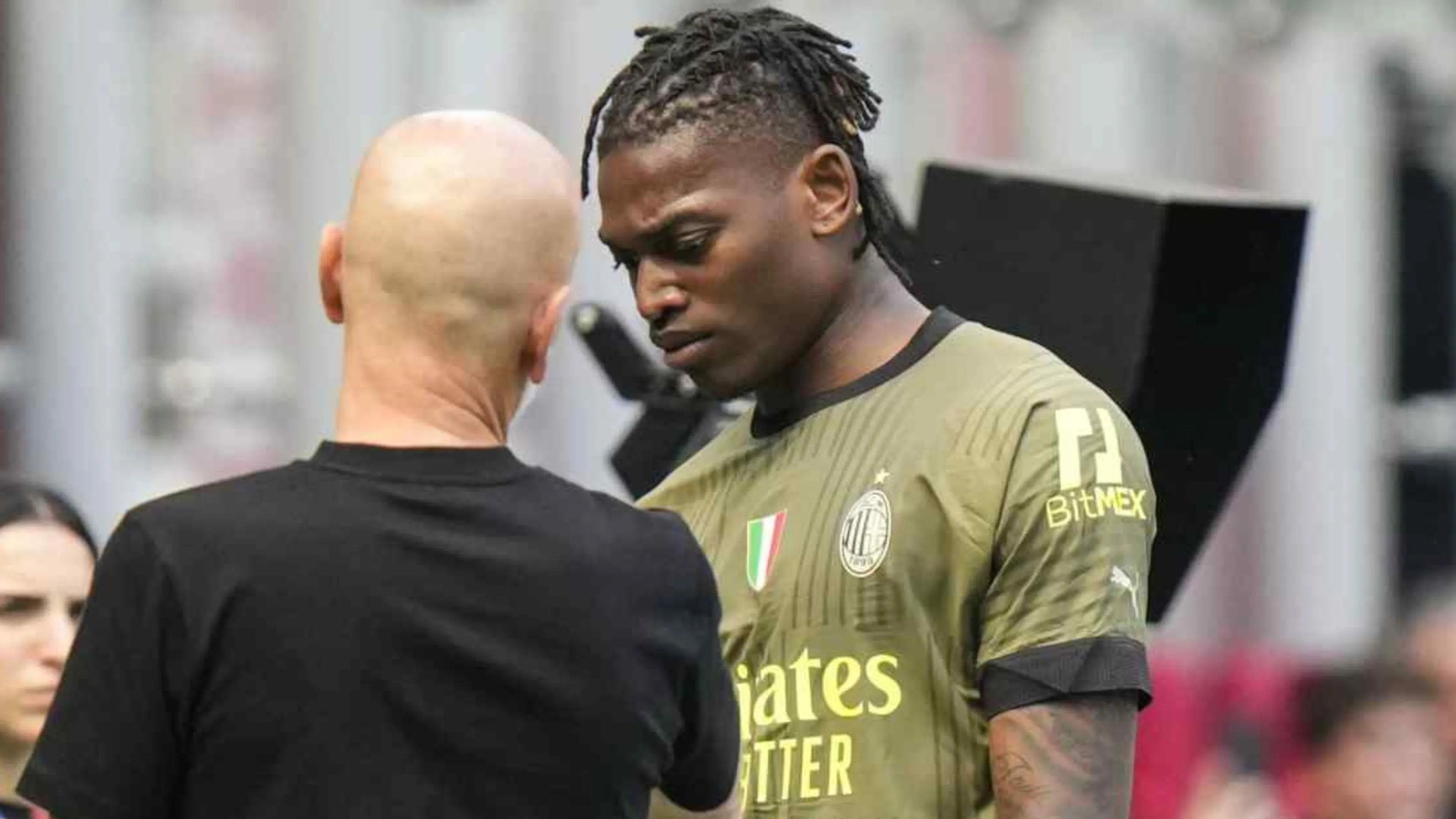 Copertina di Come sta Leao? Pioli svela le condizioni del portoghese in vista di Spezia e Inter