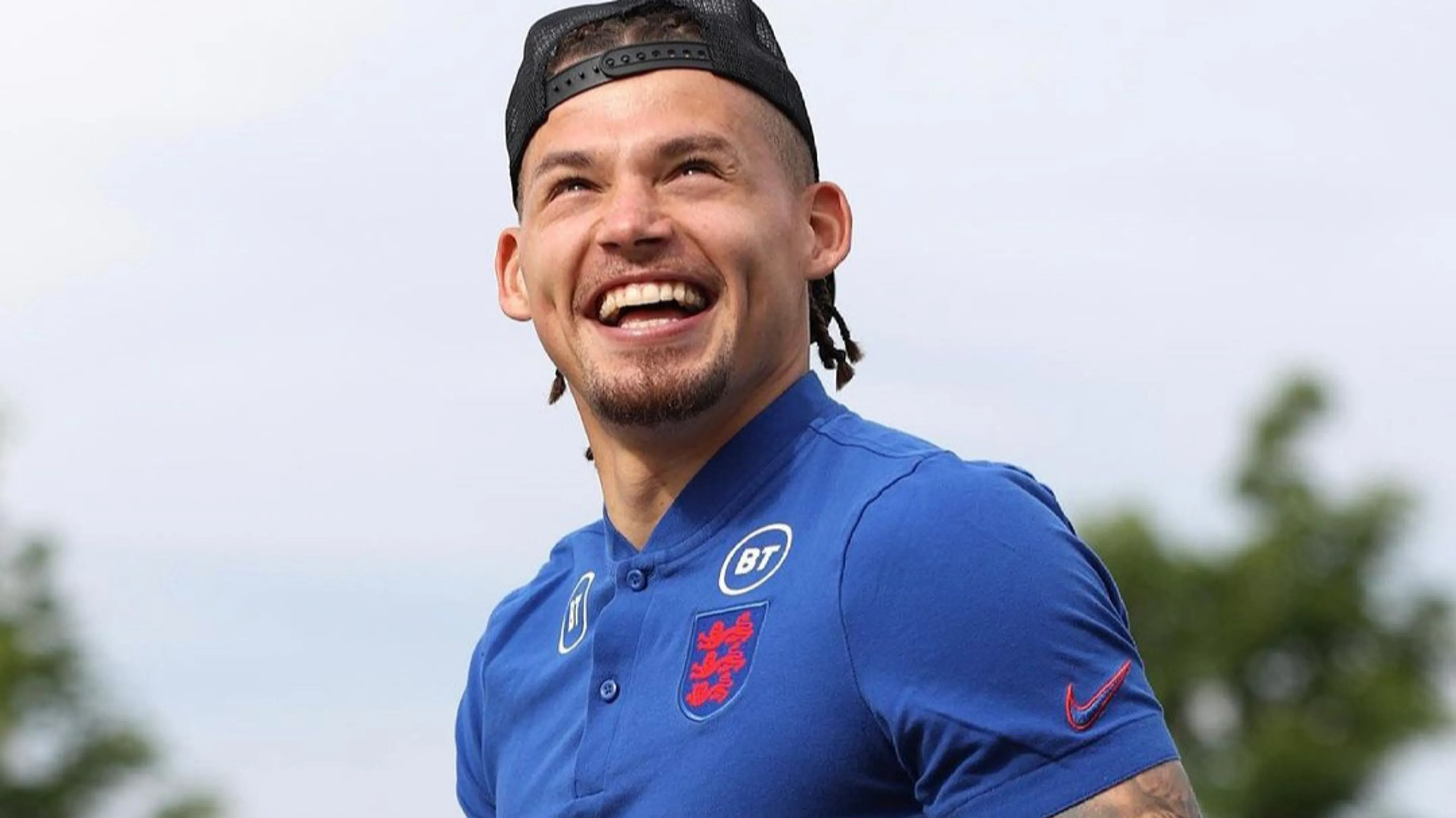 Copertina di Inglesi entusiasti del ‘nuovo Pirlo’ Phillips ma l’ex Juve precisa: “Non è come me”. E Lineker se la prende…