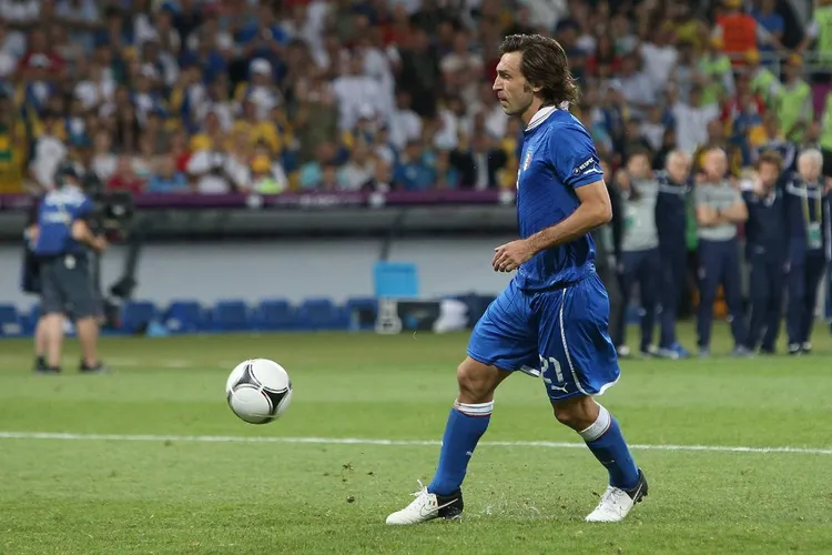 /images/p/i/r/pirlo-su-italia-inghilterra.jpg