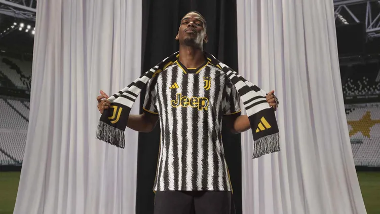 /images/p/o/g/pogba-nuova-maglia-juve.jpg