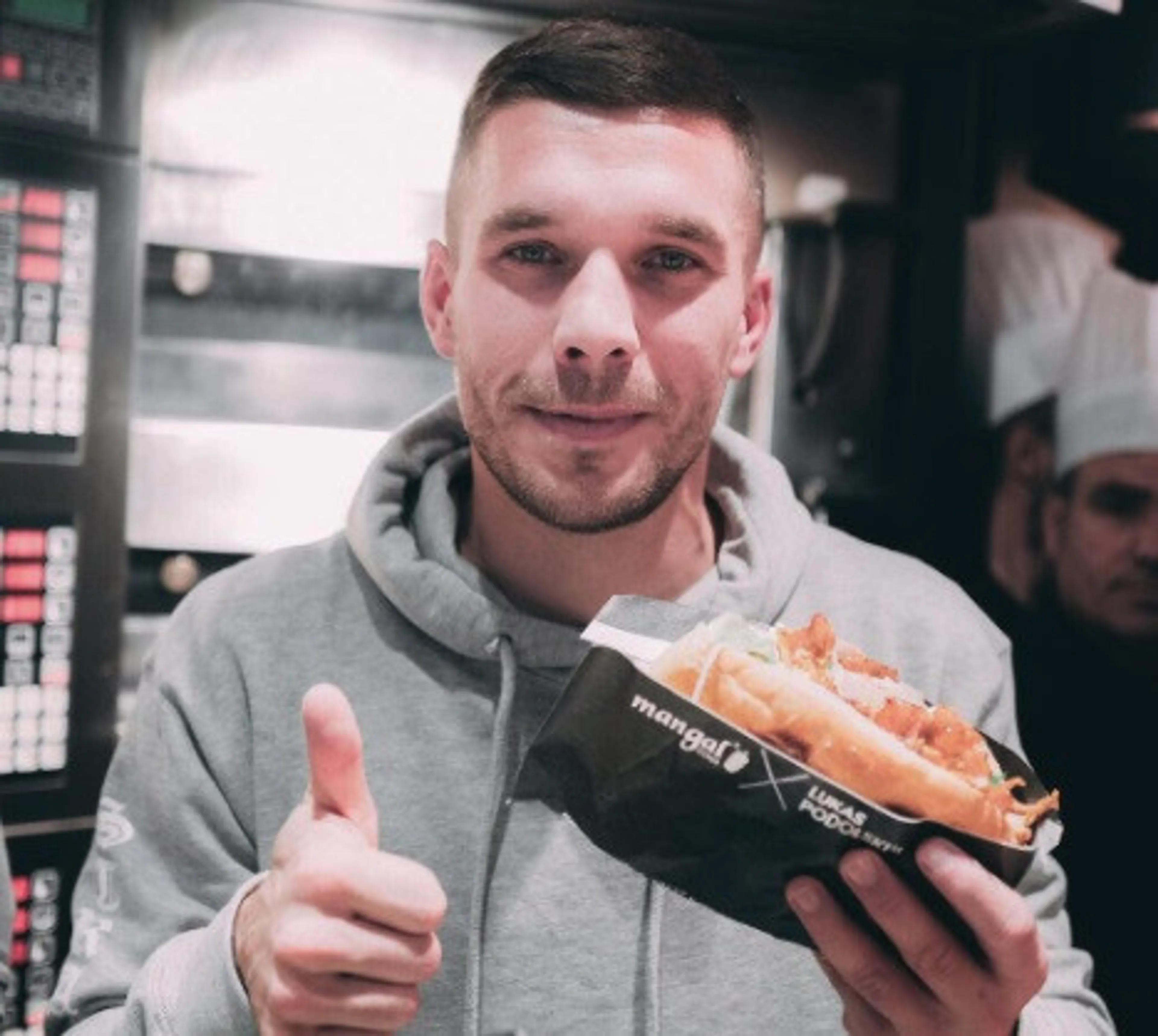 Copertina di “Da Lukas il Re del Kebab”, la nuova vita di Podolski