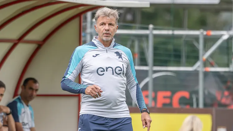 /images/p/r/a/prad-italien-17-20-juli-2025-testspiel-2025-2026-fc-turin-vs-fc-ingolstadt-04-im-bild-trainer-marco-baroni-fc-turin-prad-italy-17-july-20-2025-test-match-2025-2026-fc-torino-vs-fc-ingolstadt-04-in-the-picture-coach-marco-baroni-fc-torino-copyright-xfotostandx-xschferxjpg_1753990823531.jpg