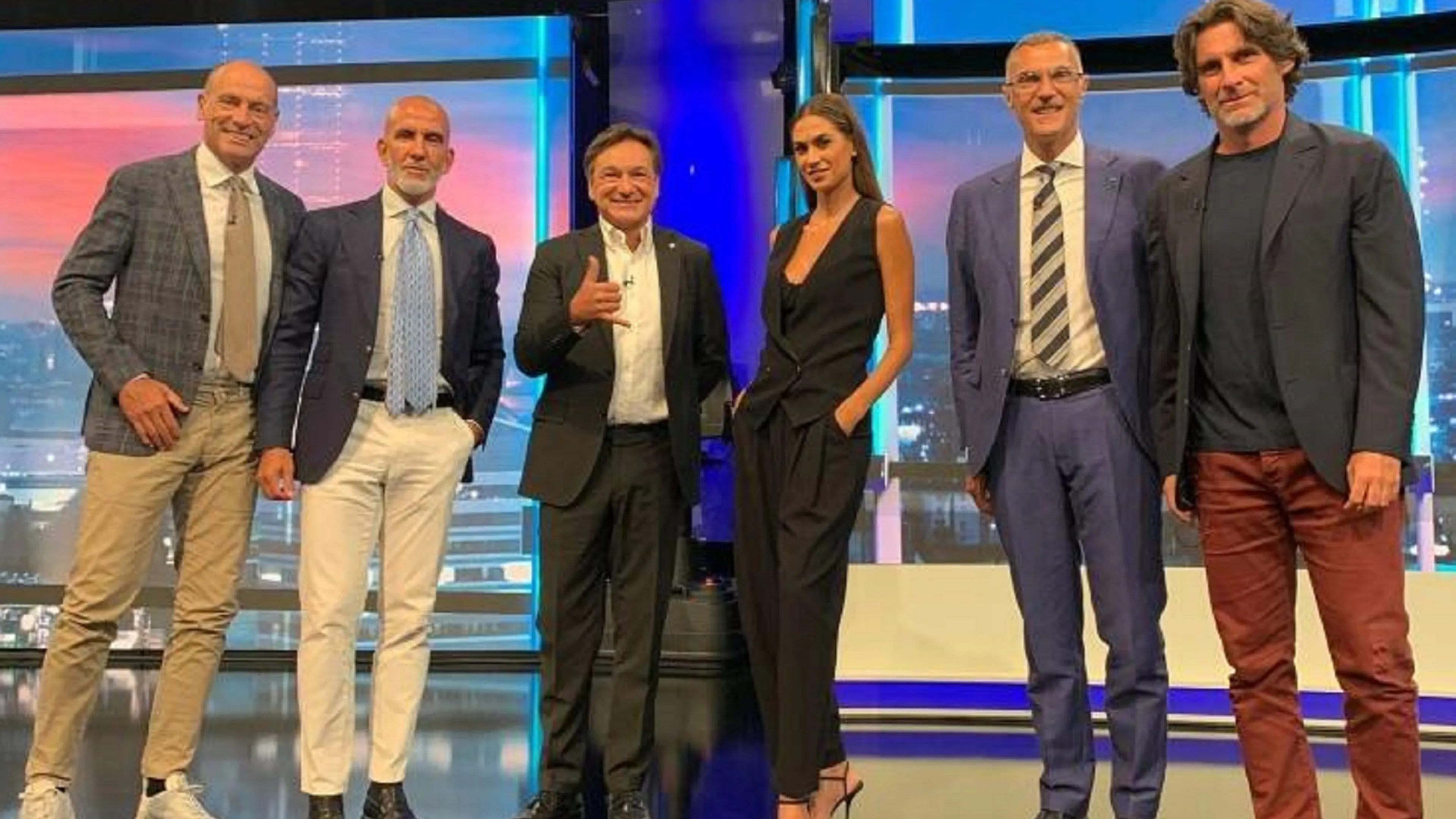 Copertina di Chi sono i presentatori di Sky?