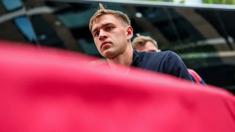 /images/p/r/e/premier-league-brentford-v-manchester-united-manu-yehor-yarmoliuk-of-brentford-arrives-at-the-gtech-community-stadium-prior-to-the-premier-league-match-brentford-vs-manchester-united-at-the-gtech-community-stadium-london-united-kingdom-4th-may-2025-photo-by-izzy-poles-news-images-london-the-gtech-community-stadium-greater-london-united-kingdom-copyright-xizzyxpoles-newsximagesxjpg_1751377339888.jpg