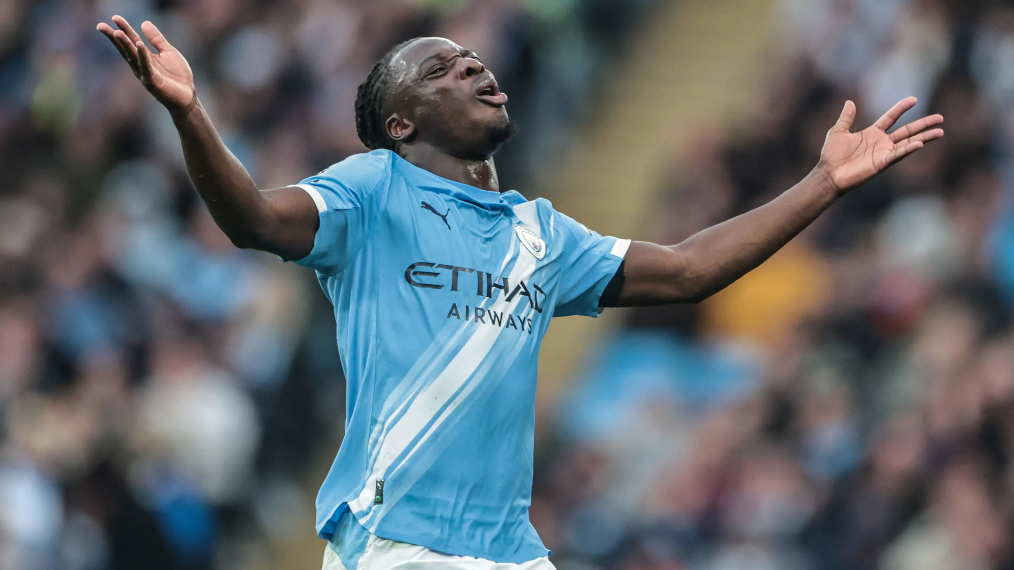 Due assist, vittoria nel derby di Manchester e...Battesimo: il sabato perfetto di Doku