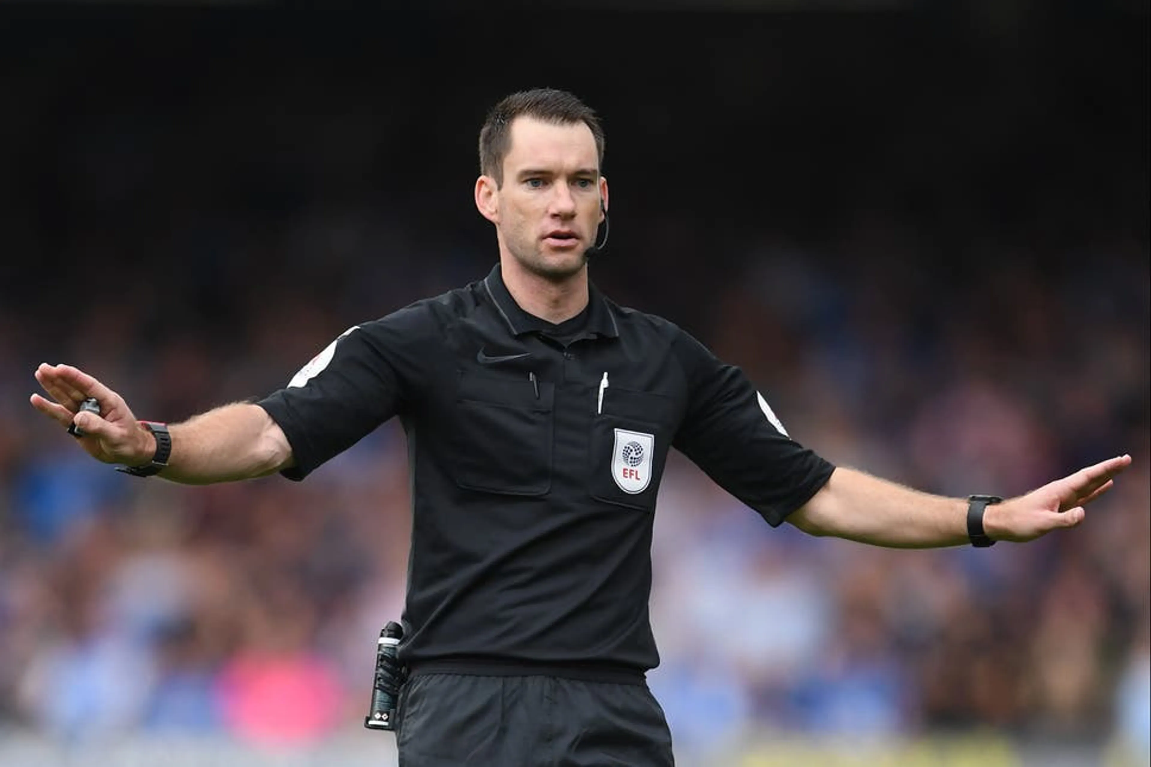 Copertina di Svolta storica in Premier, per la prima volta match sarà diretto da arbitro straniero