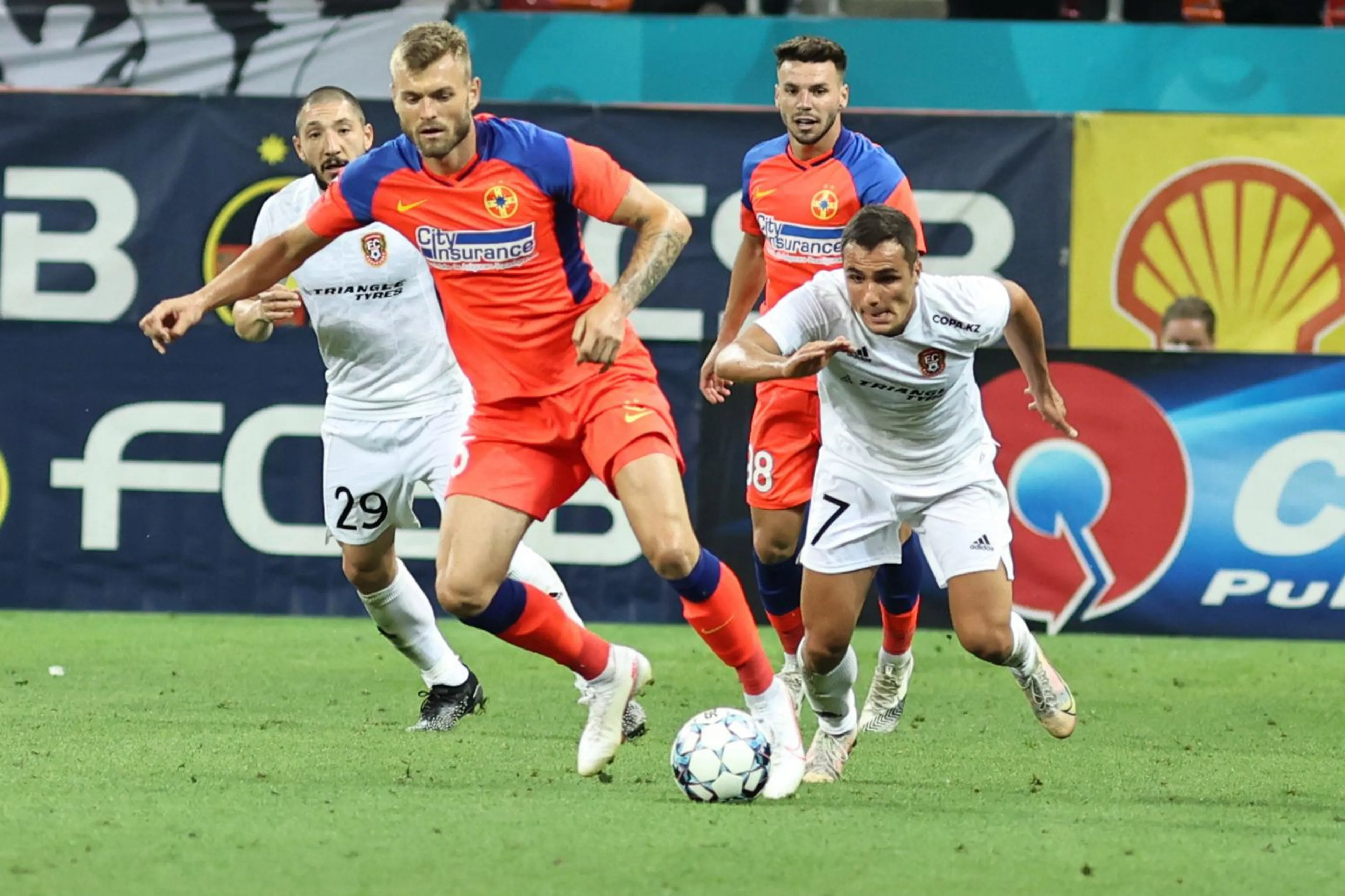 Copertina di Steaua eliminata dalla Conference League: il presidente licenzia due nuovi acquisti