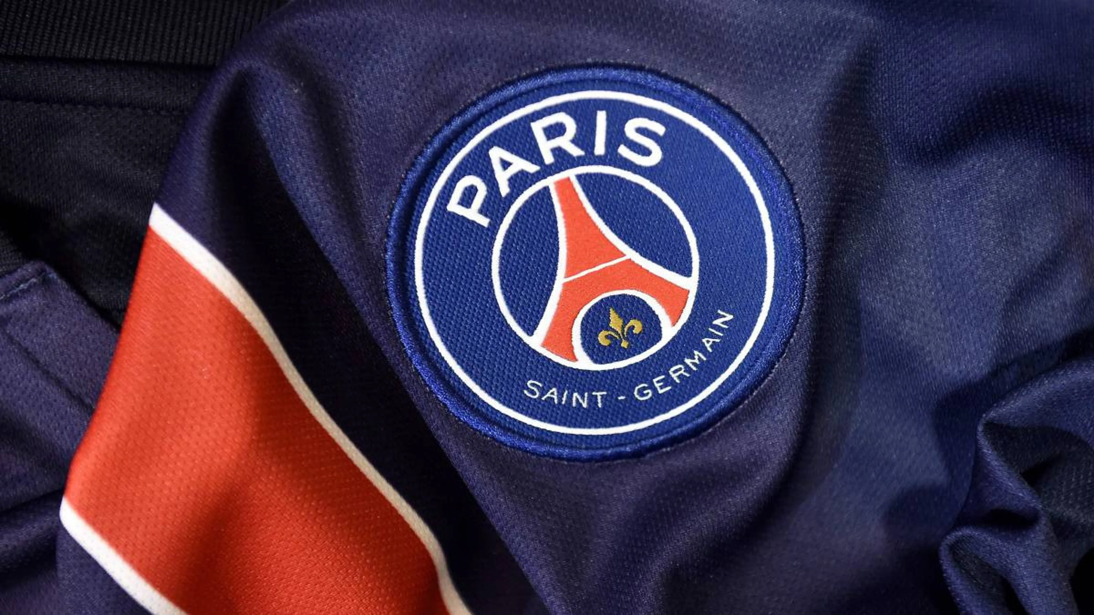 Copertina di Finge di essere un giocatore del PSG e soggiorna in hotel con la squadra per 3 giorni: arrestato