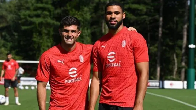 /images/p/u/l/Pulisic-e-Loftus-Cheek.jpeg