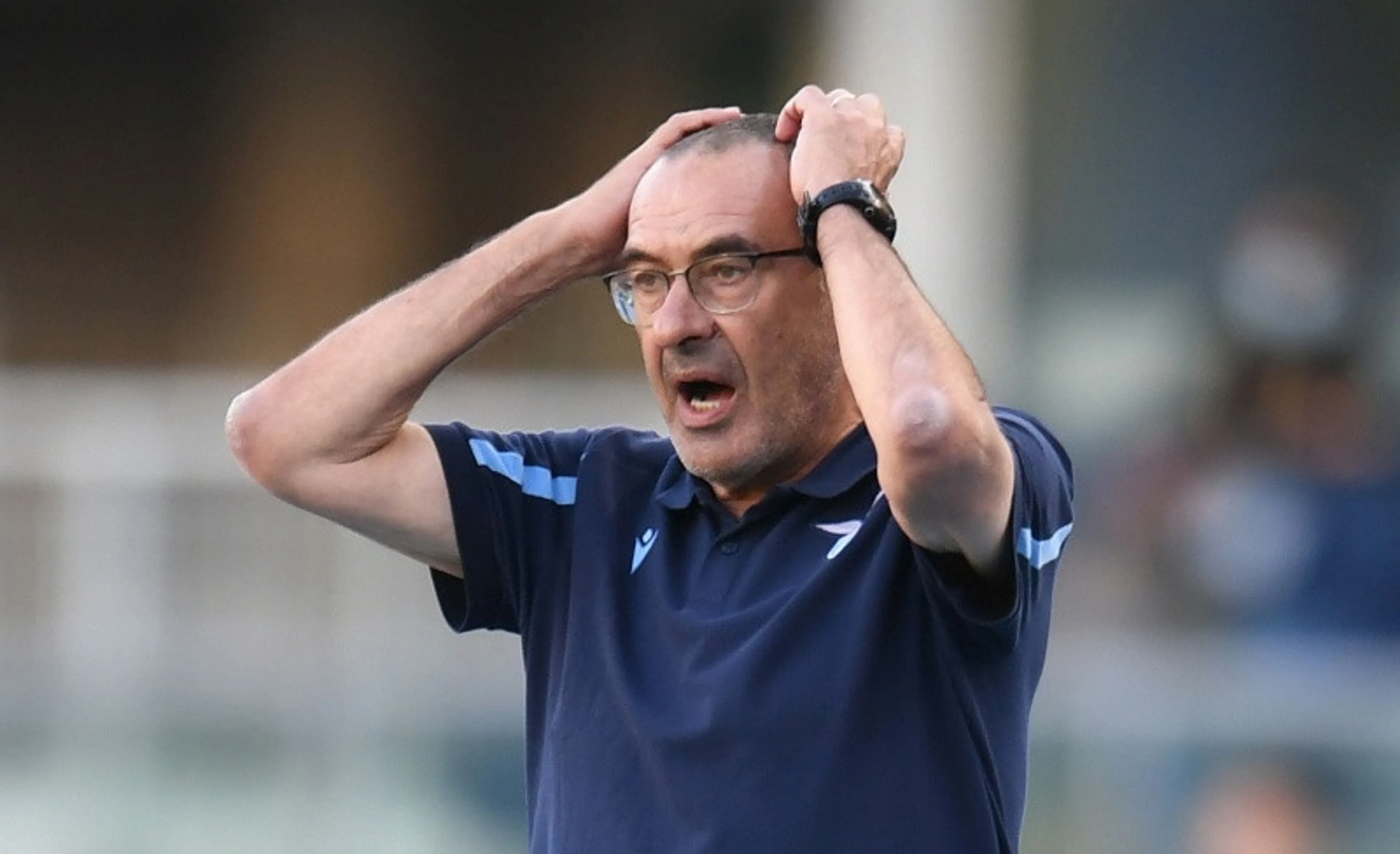 Copertina di Rabbia Sarri: striglia e punisce la Lazio dopo la figuraccia col Genoa: “Che non accada mai più!”
