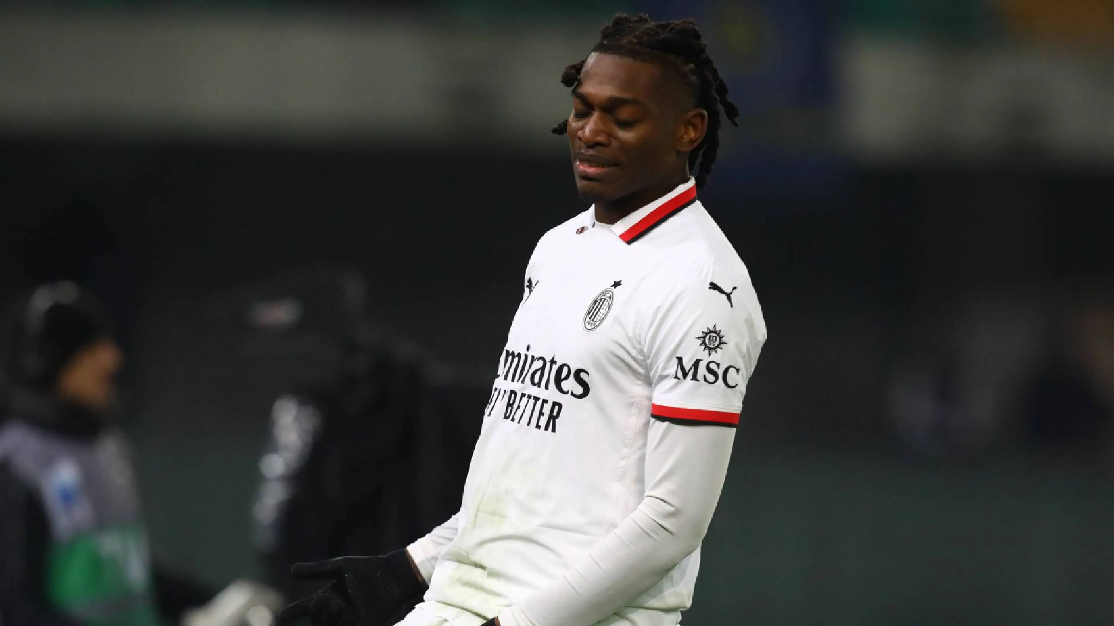 Copertina di Milan, infortunio Leao: l'esito degli esami, i tempi di recupero e quante partite salta