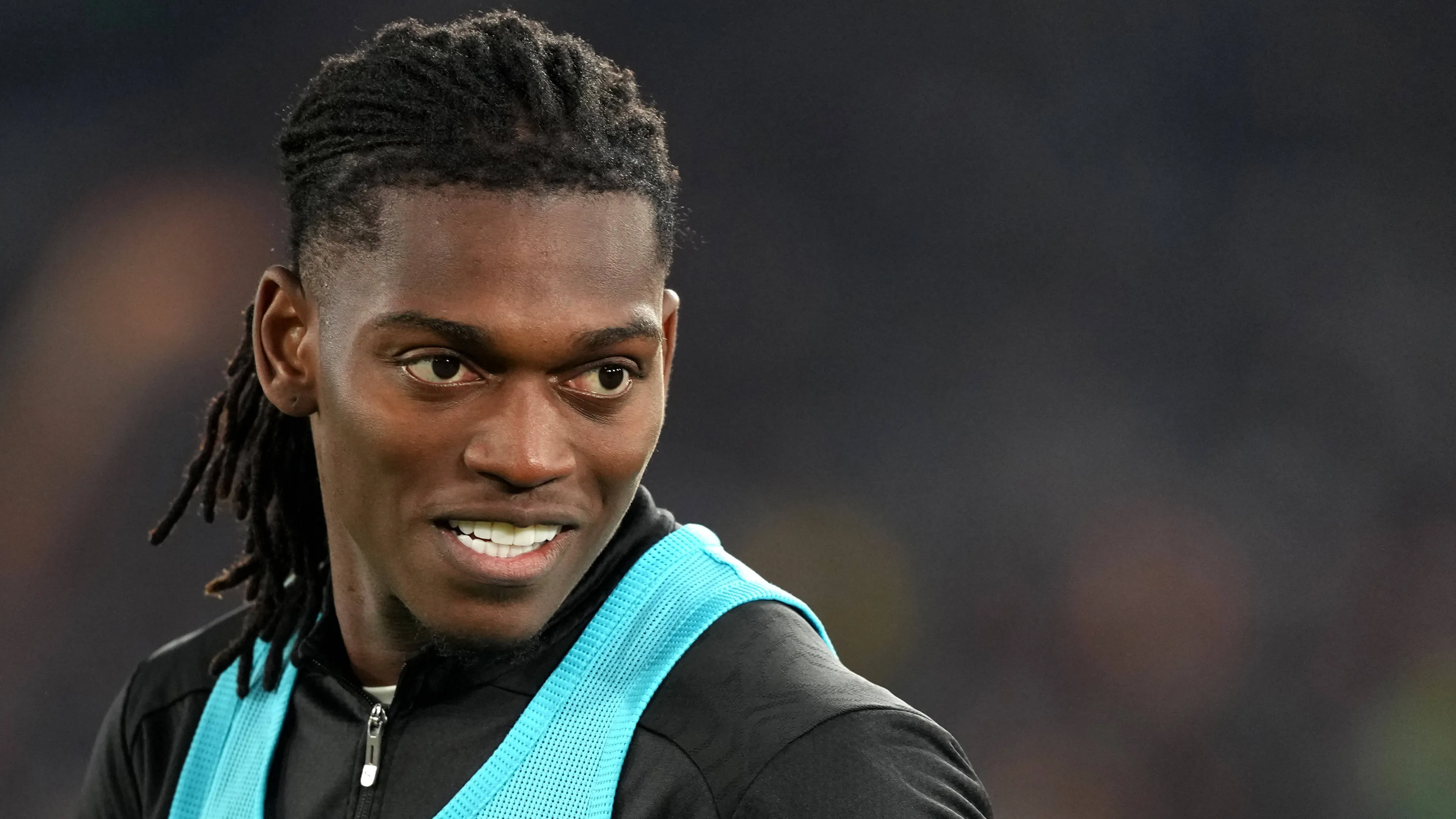 Leao giura fedeltà al Milan