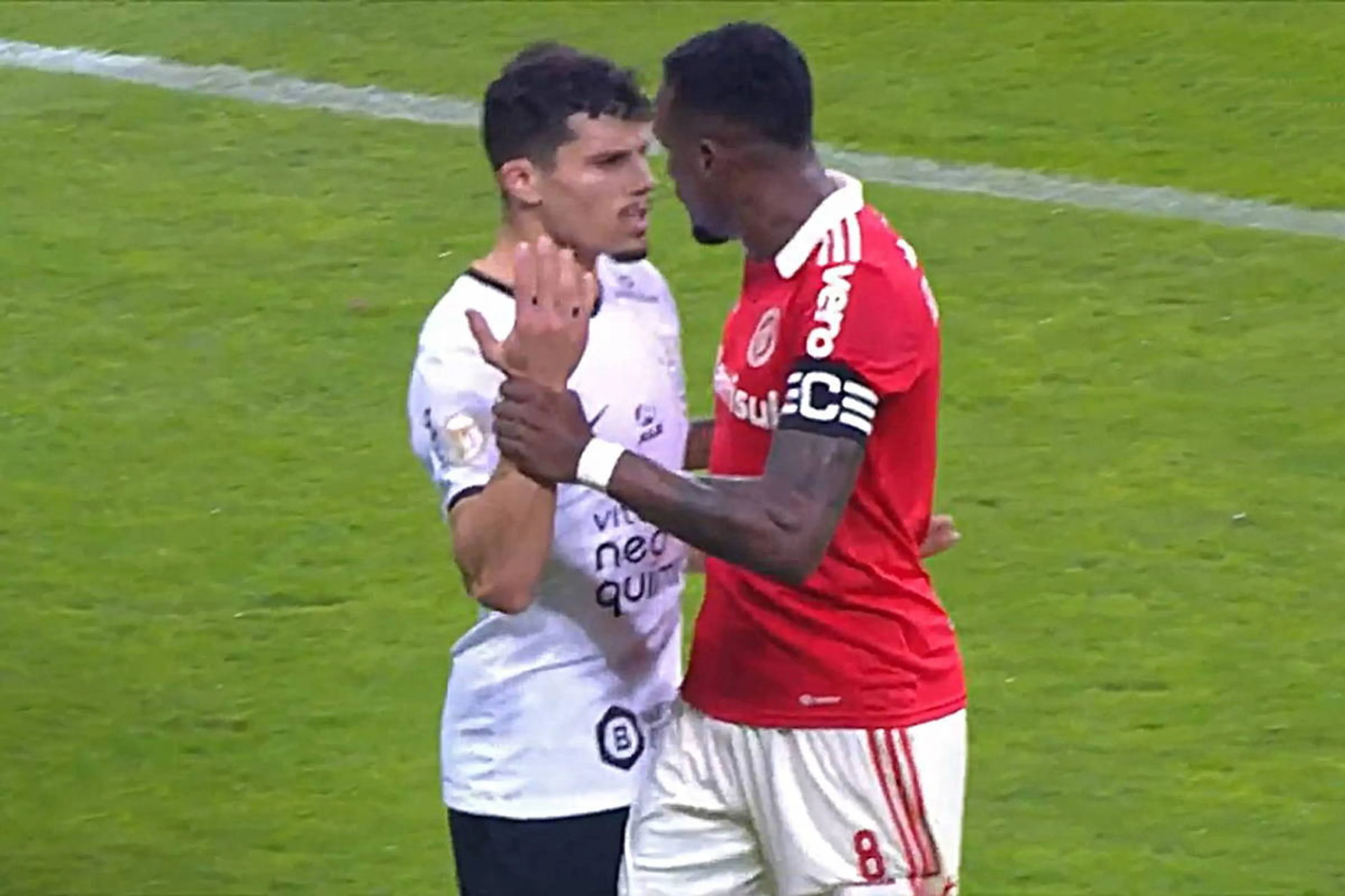 Copertina di Insulti razzisti ad un avversario in campo: giocatore del Corinthians arrestato